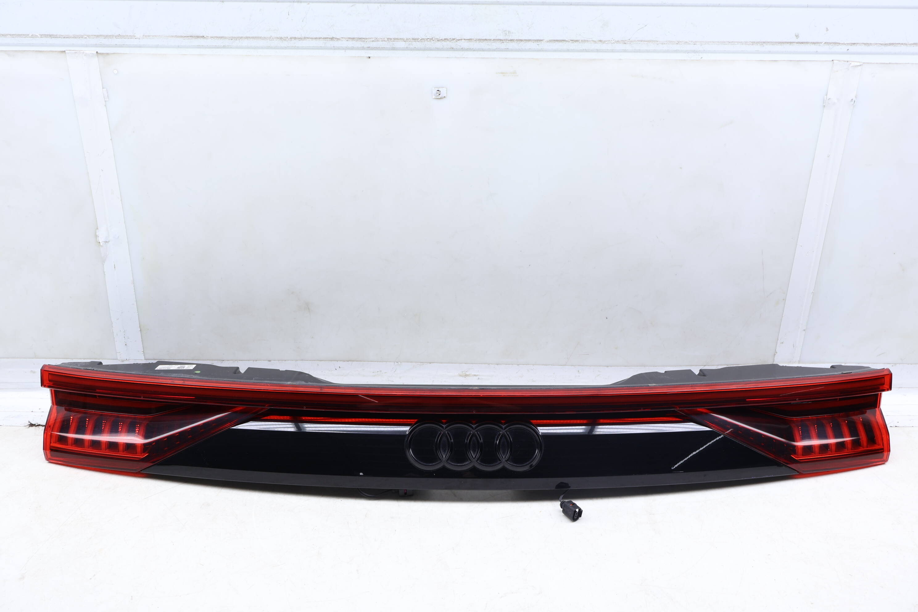 Led Tail Light / Lamp (Center) 4M8945095N