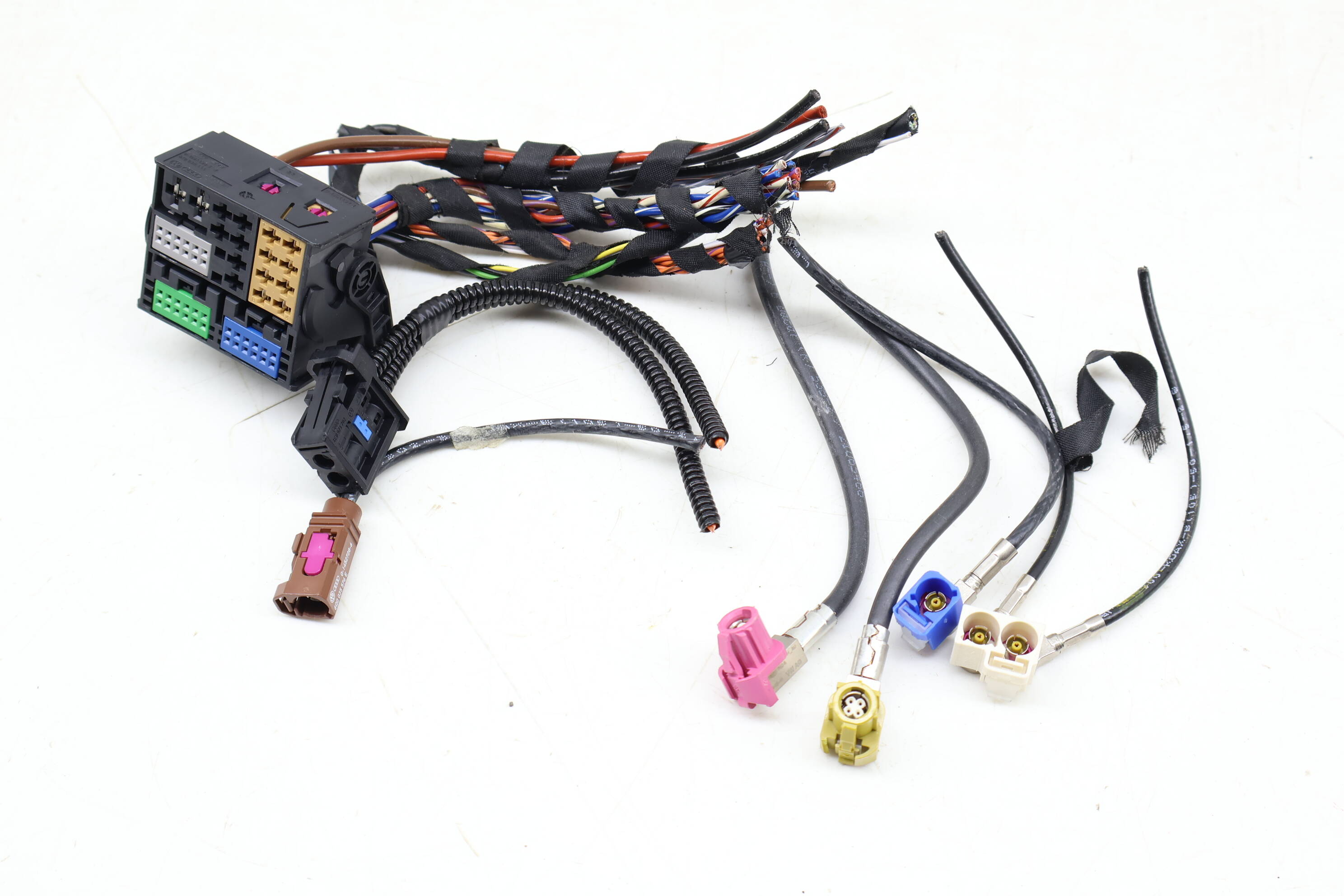 Radio / Bluetooth / Sd / Cd Control Unit Wiring Connector Set