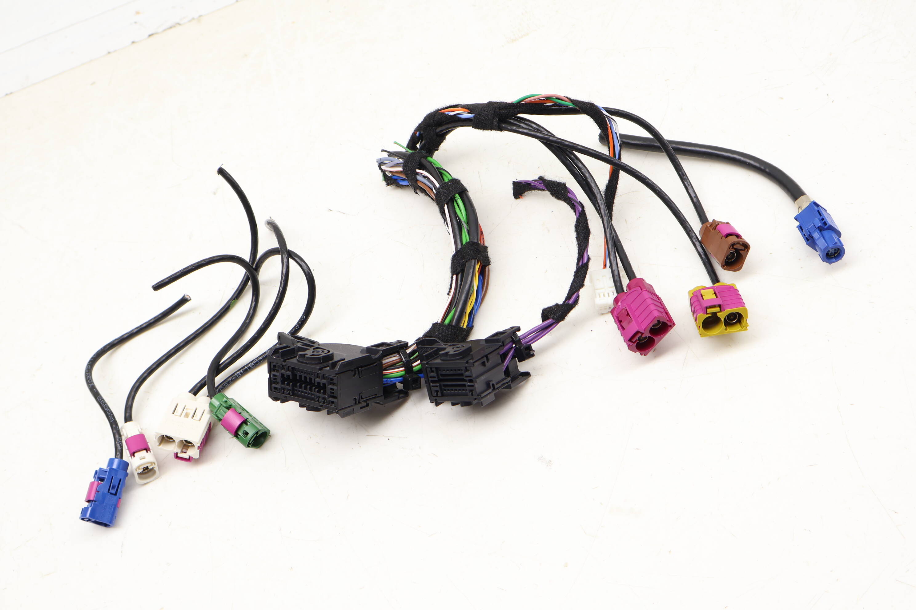 Radio / Stereo Receiver Head Unit Wiring Connector / Pigtail Set