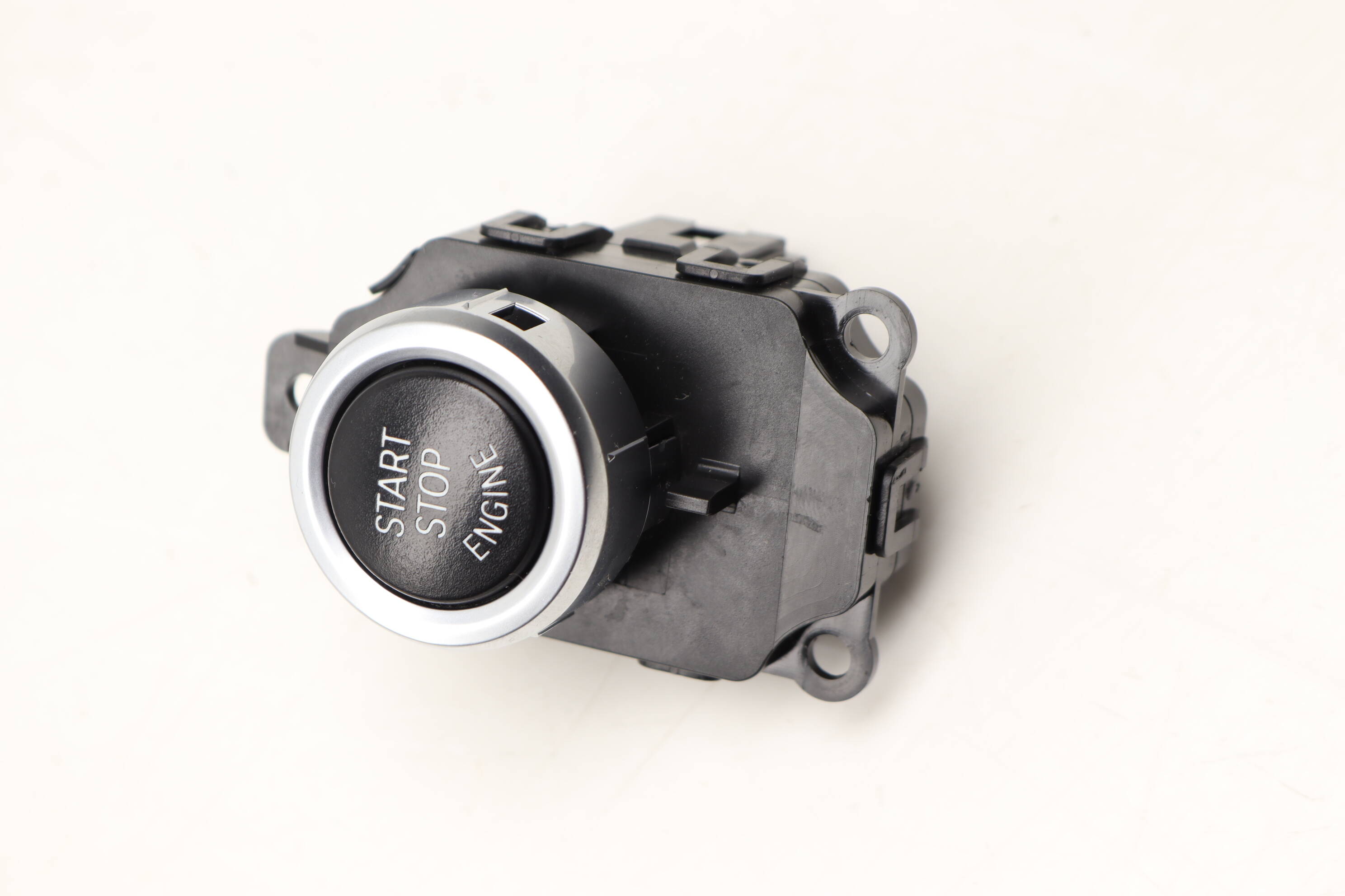 Engine&#x20;Start&#x20;&#x2F;&#x20;Stop&#x20;Switch&#x20;61319263436