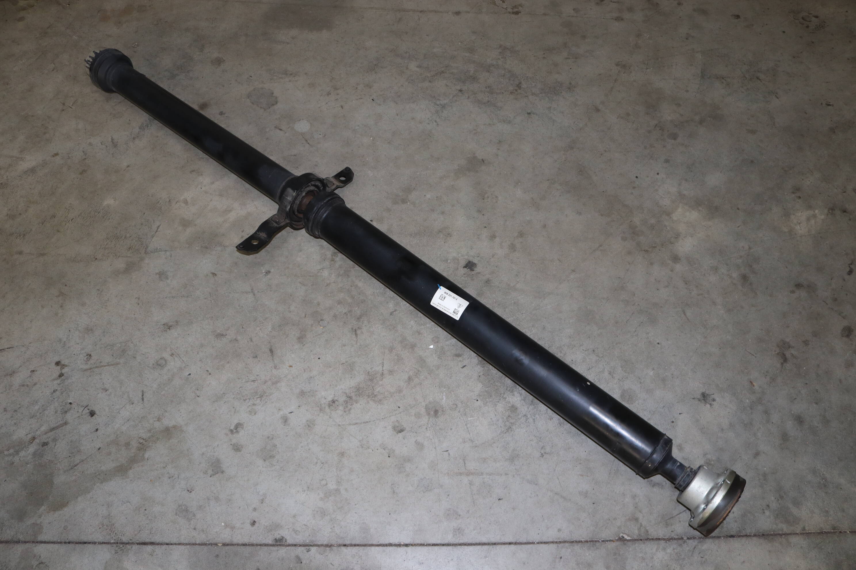 Porsche Rear Driveshaft / Propeller Shaft (Macan) 95B521101E