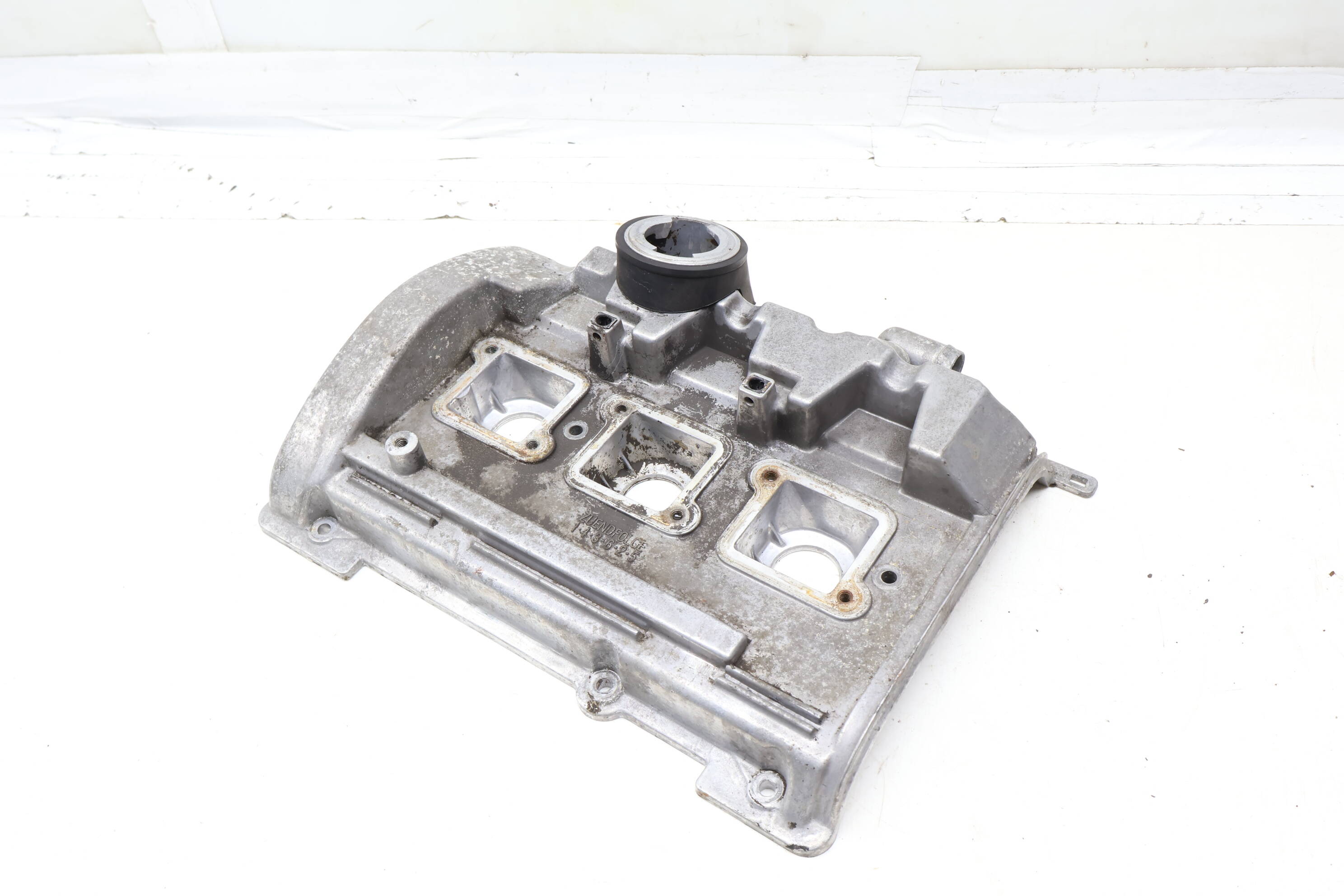 Engine Valve / Cylinder Head Cover 078103471T