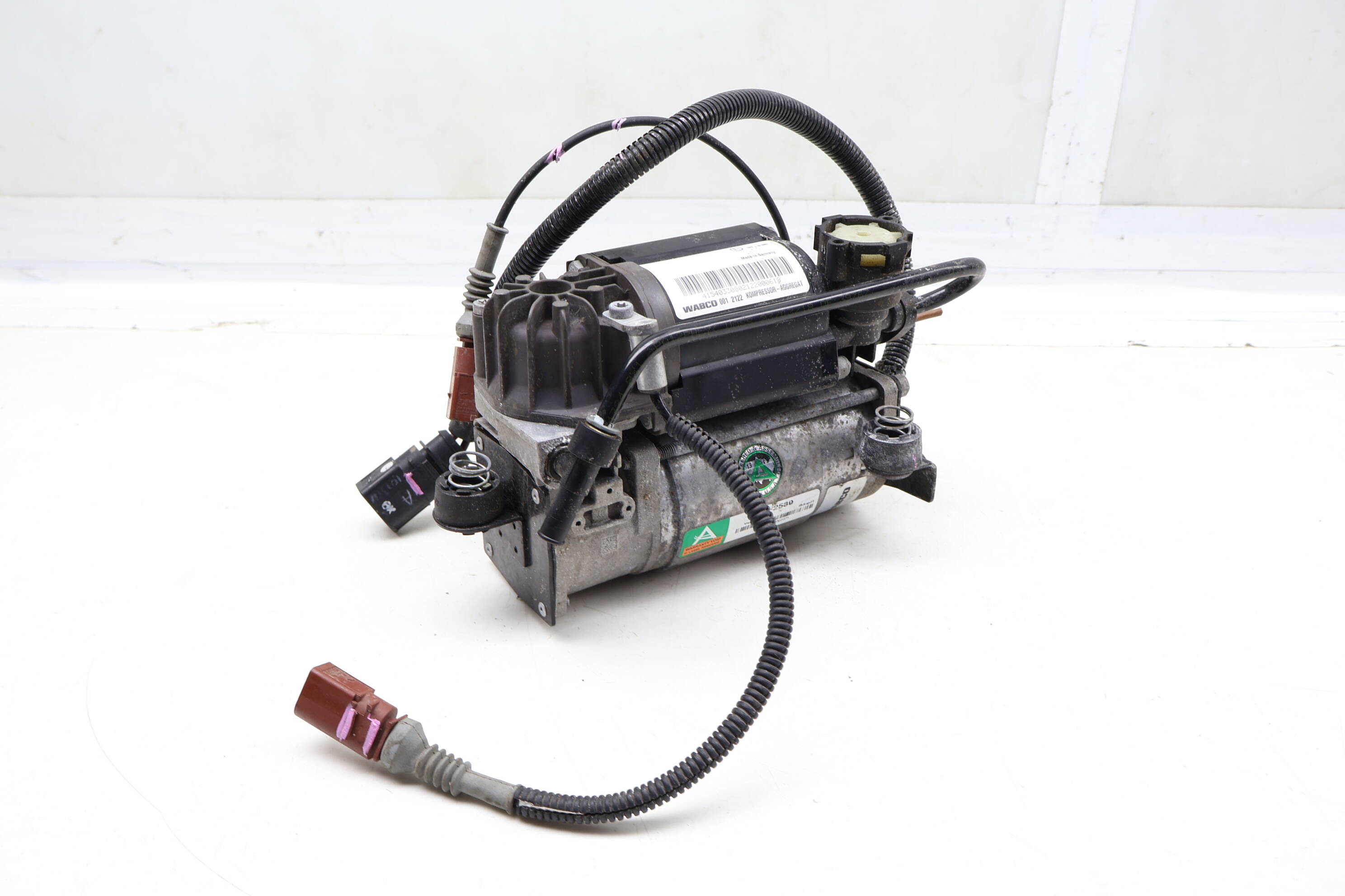 Air Suspension Compressor / Pump 4E0616007B