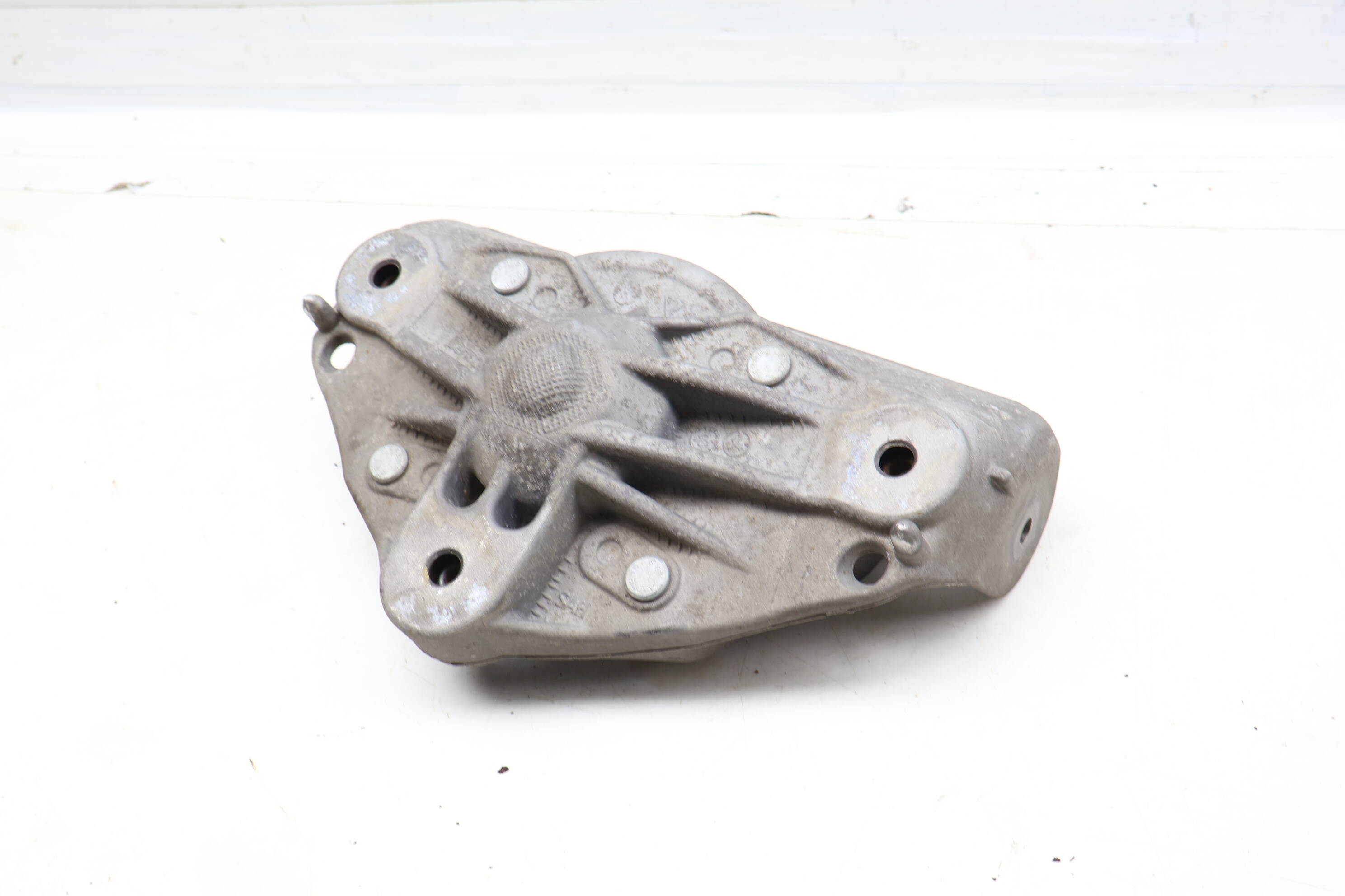 Upper Strut Mount 7L0412391D