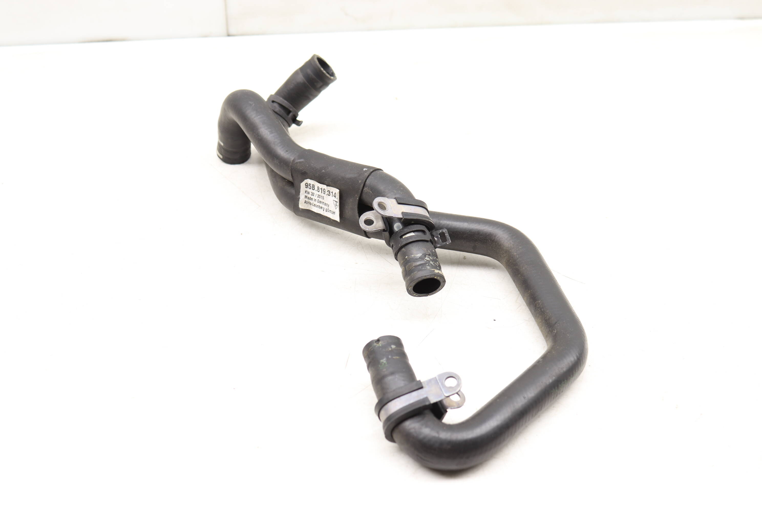 Heater Coolant Hose / Line Set 95B819337