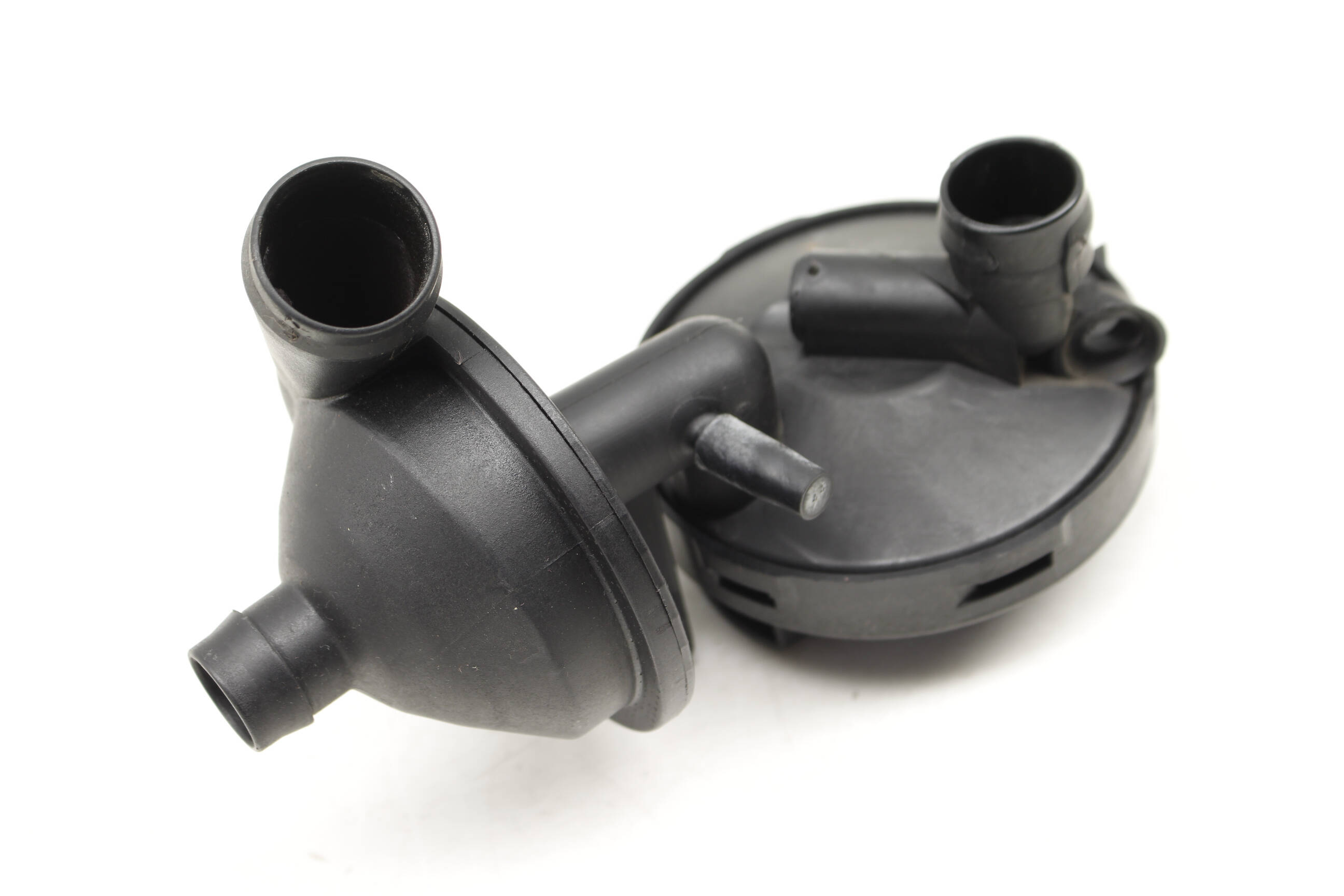 Engine Oil Separator / Pcv Valve 11617501566