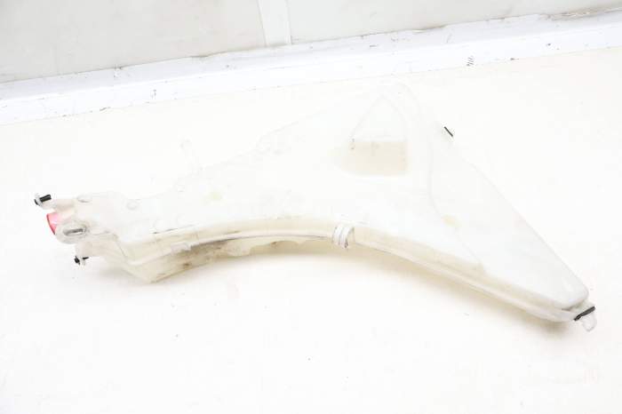 Windshield Washer Reservoir / Tank 7292423 main product photo