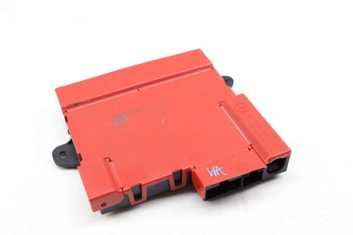 Positive Battery Power / Junction Box 61149285508 main product photo