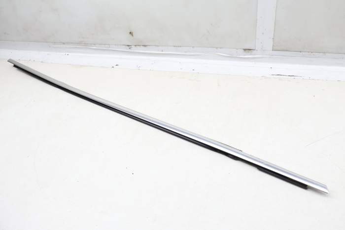 Outer Door Window Slot Seal / Trim 561837476C main product photo