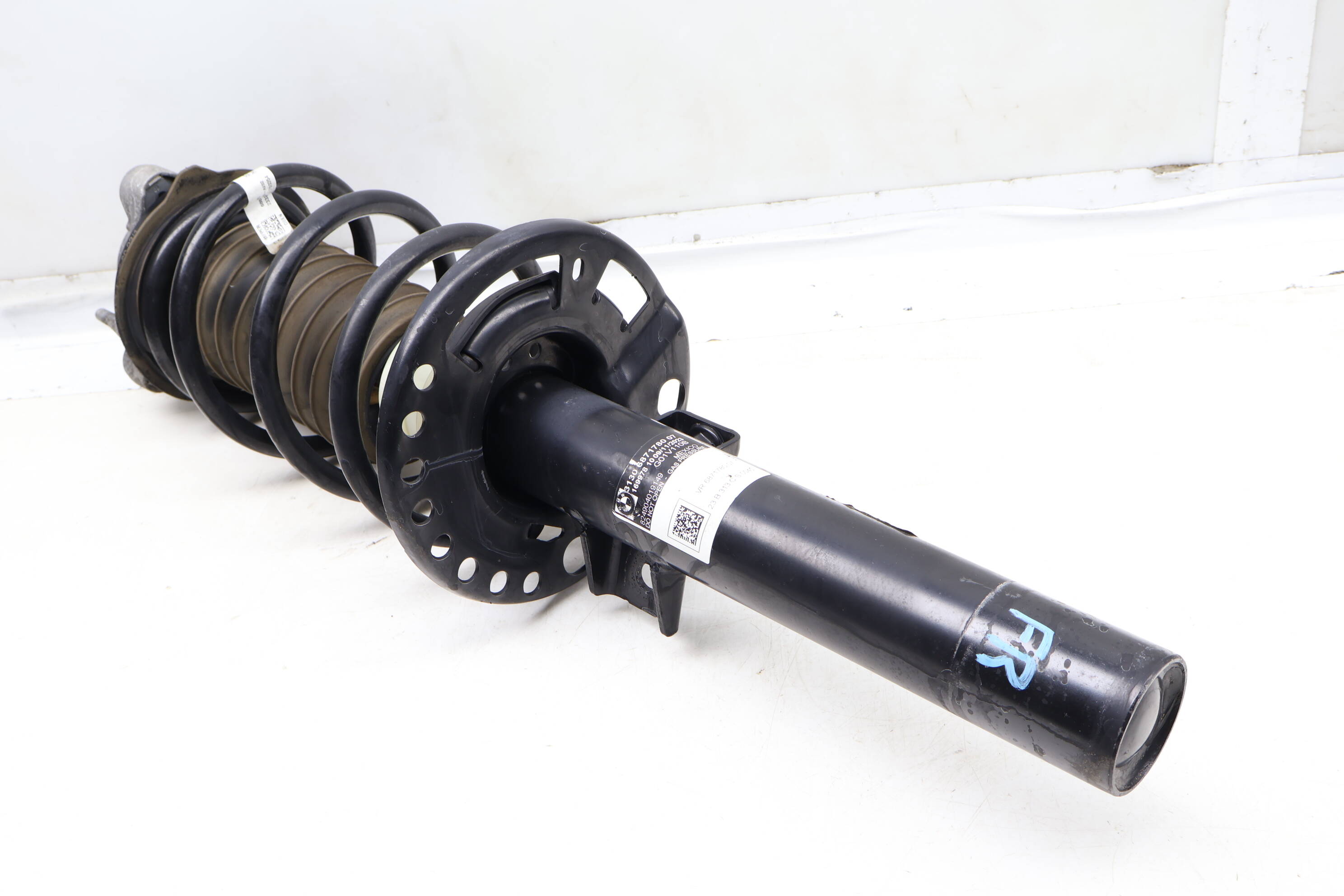 Strut / Shock Absorber Assembly 31316871780