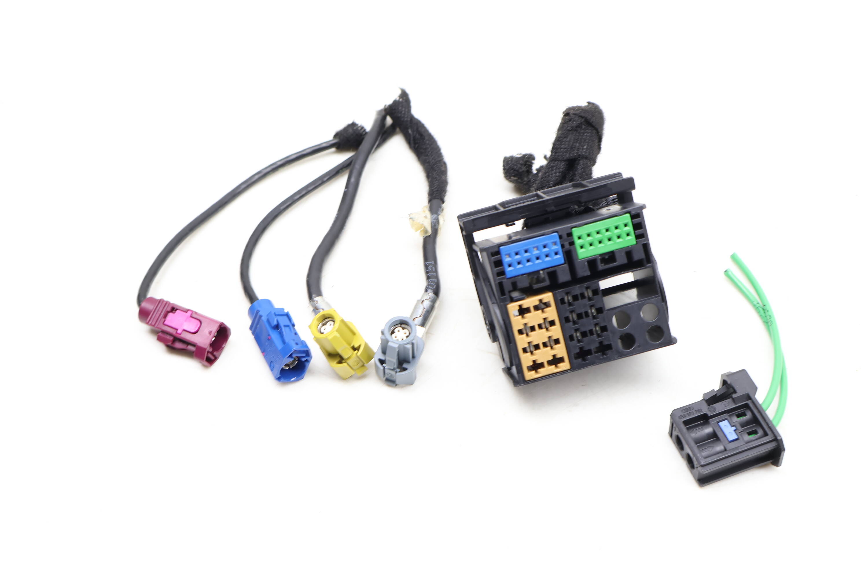 Mmi&#x20;3G&#x2B;&#x20;Interface&#x20;Control&#x20;Unit&#x20;Wiring&#x20;Connector&#x20;&#x2F;&#x20;Pigtail