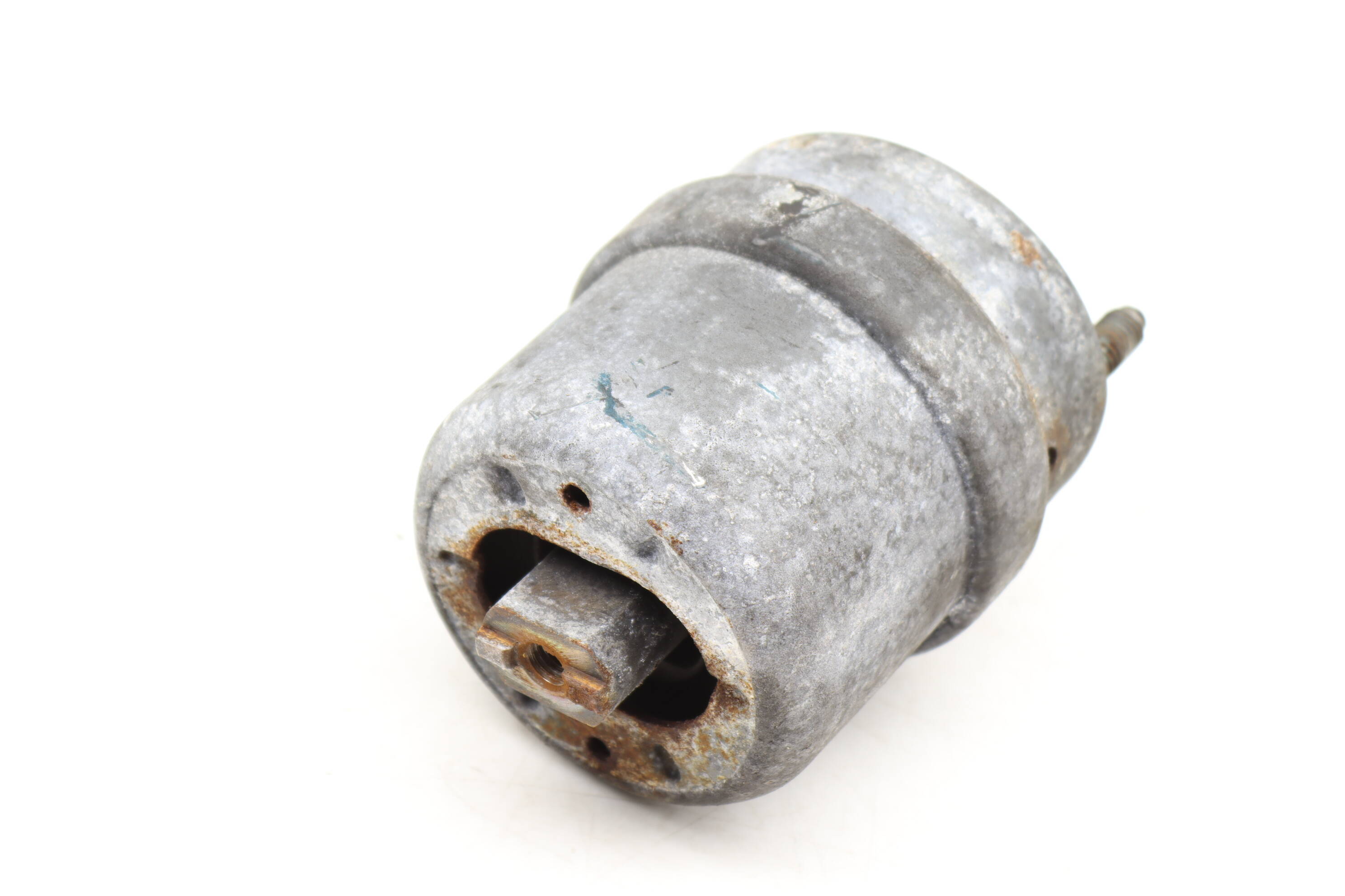 Engine / Motor Mount 7D0199132D