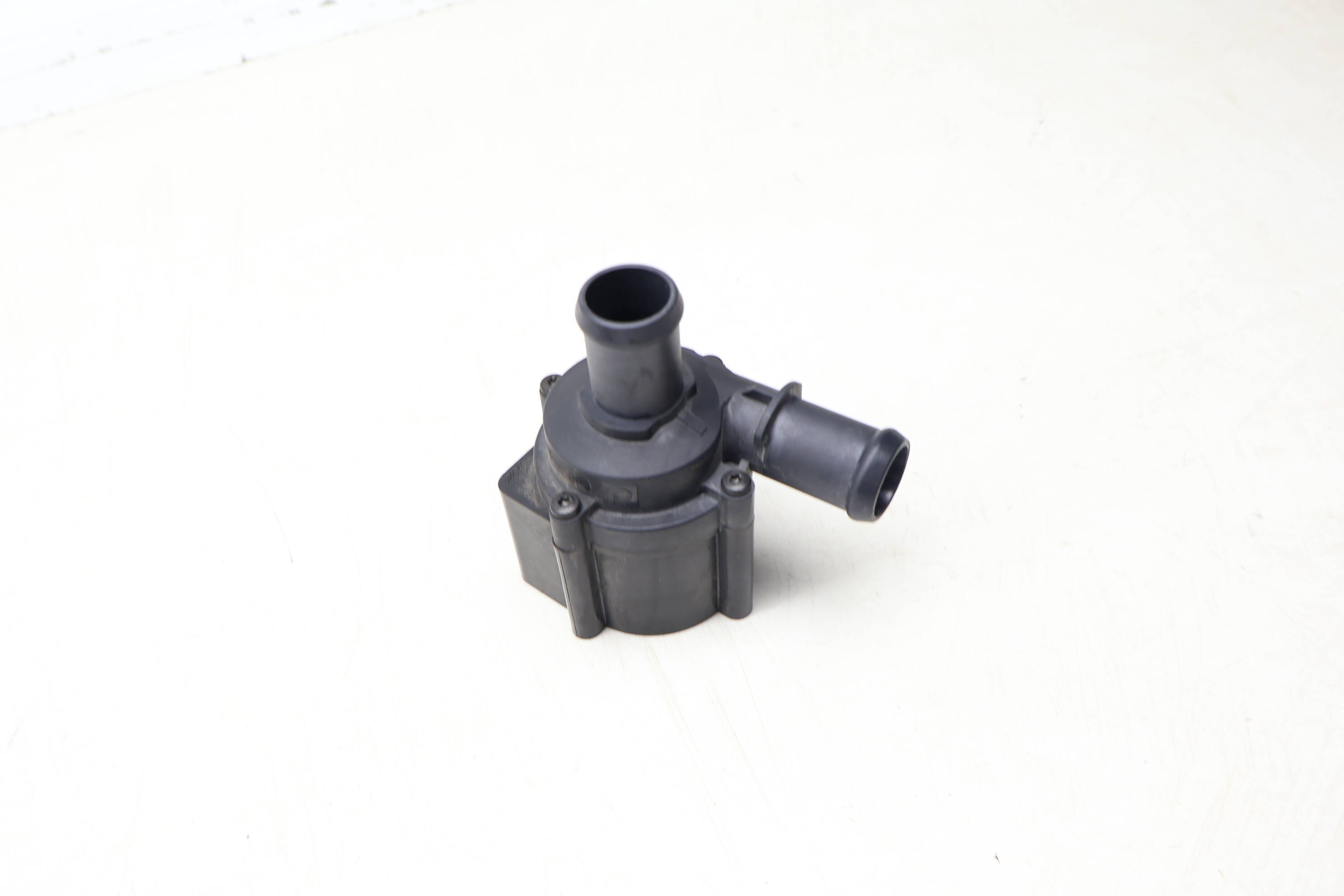 Auxiliary Water / Coolant Pump 06H121601M 9A712160100