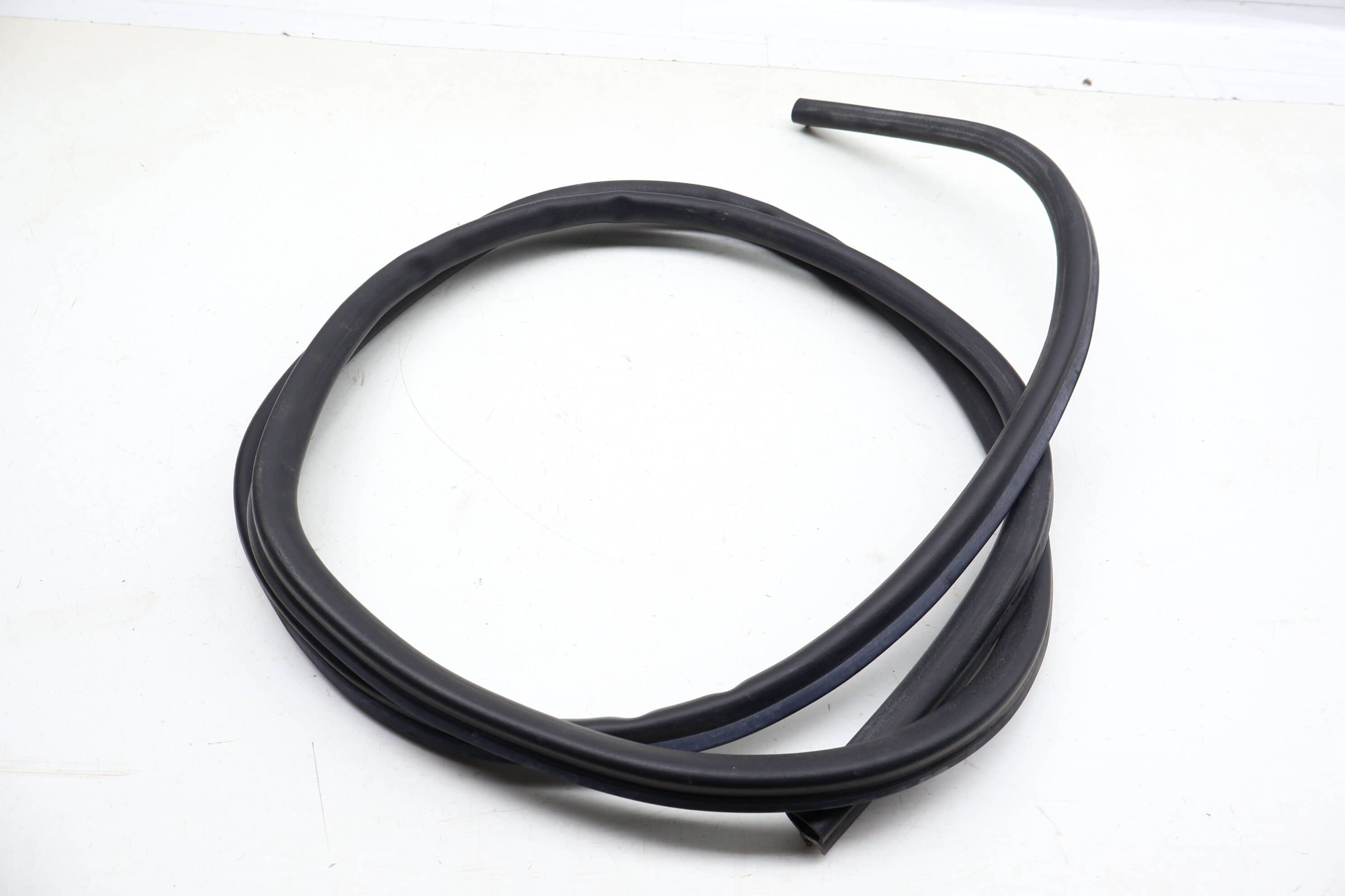 Hood Seal / Weather Stripping 51767019779