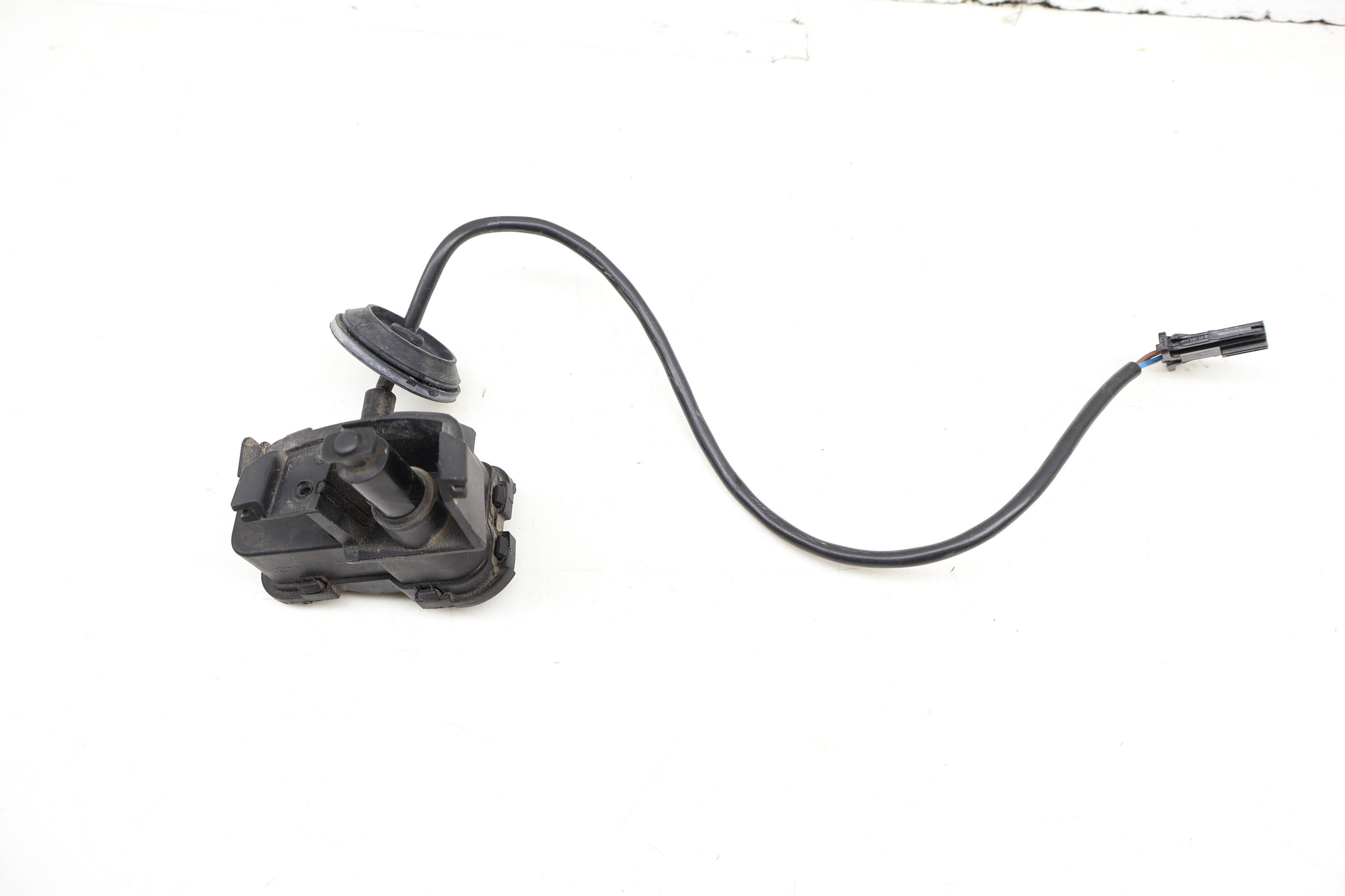 Fuel Door Lock Actuator 5C6810773H