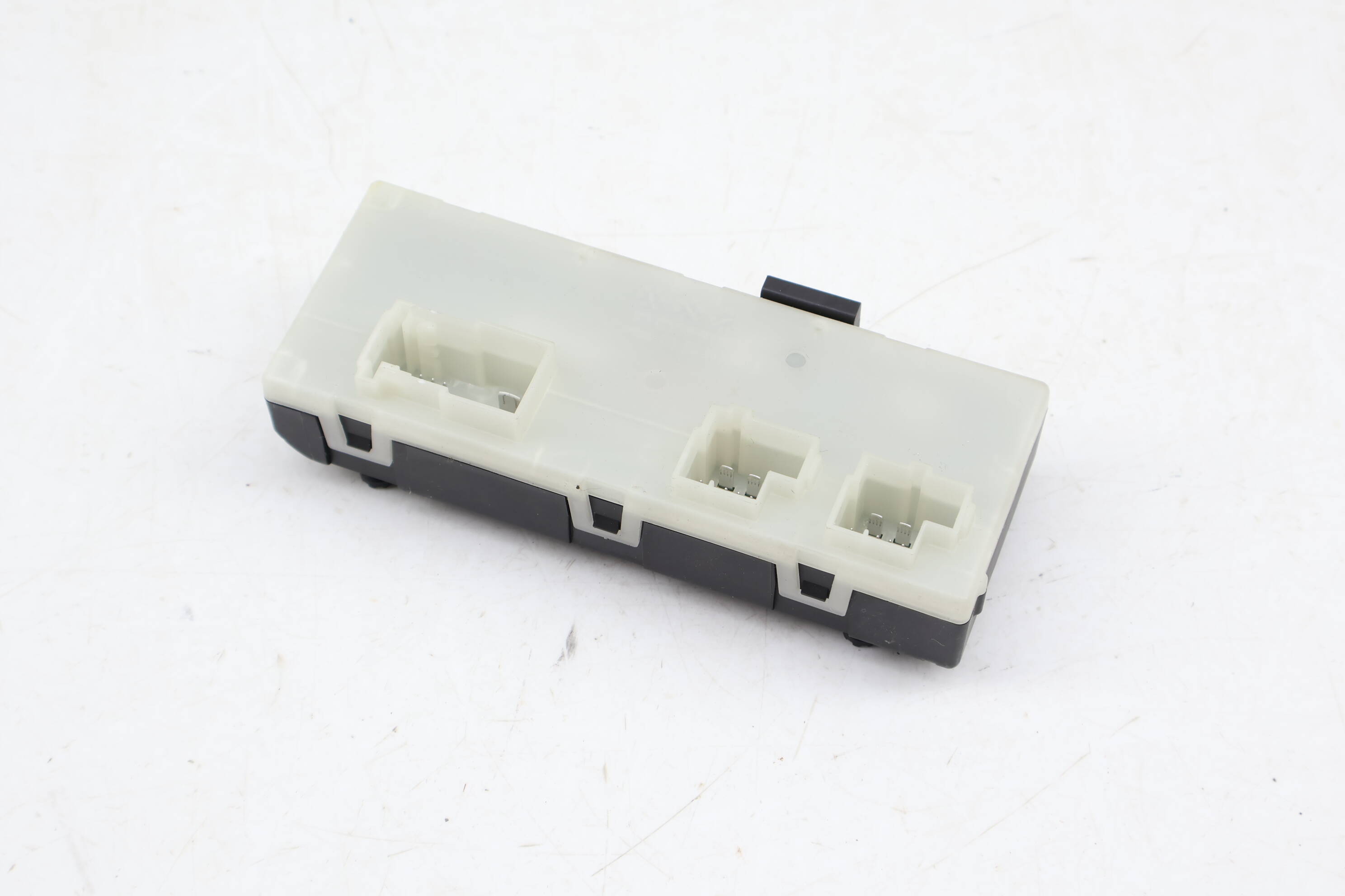 Trunk Hatch / Liftgate Lift Control Module 61357496723