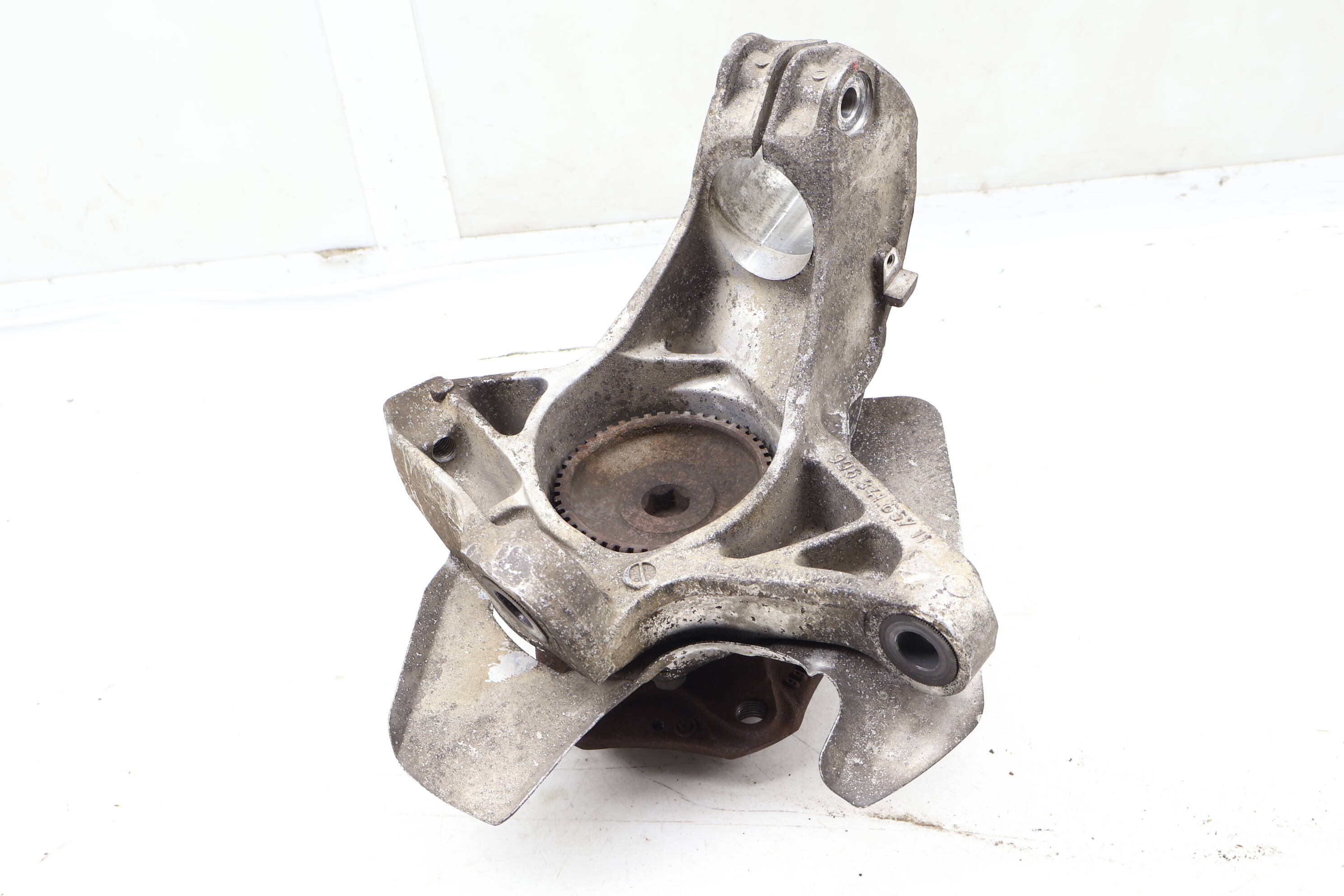 Spindle Knuckle W/ Wheel Bearing 99634165711