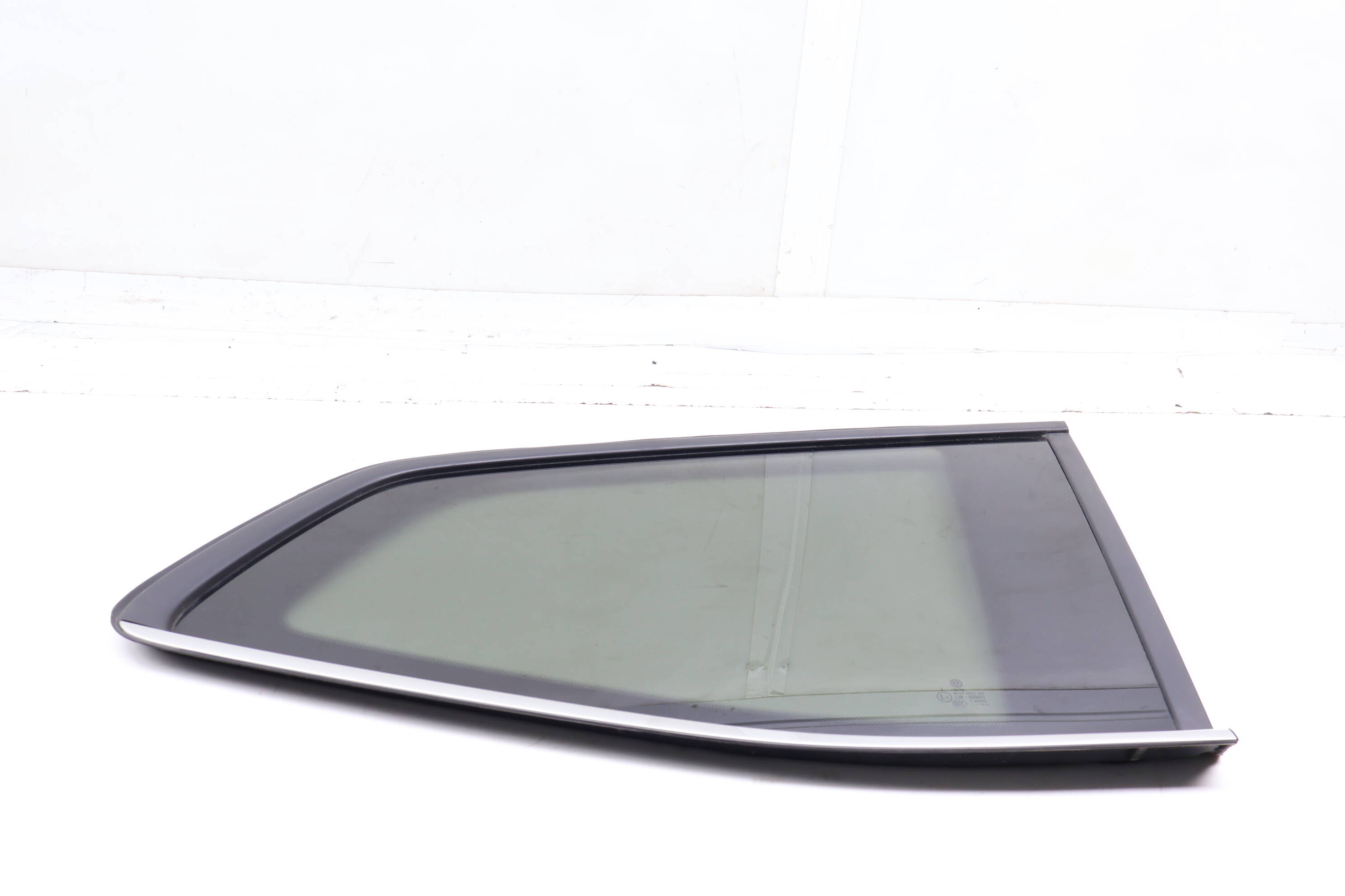 Side Quarter Window / Glass 3CN845298F