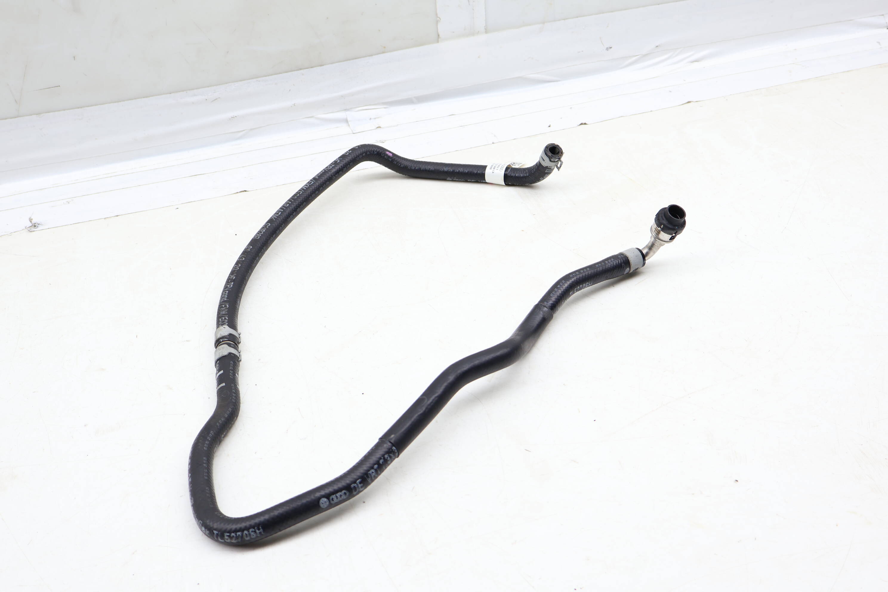 Fuel&#x20;Line&#x20;&#x2F;&#x20;Hose&#x20;06K133986CA