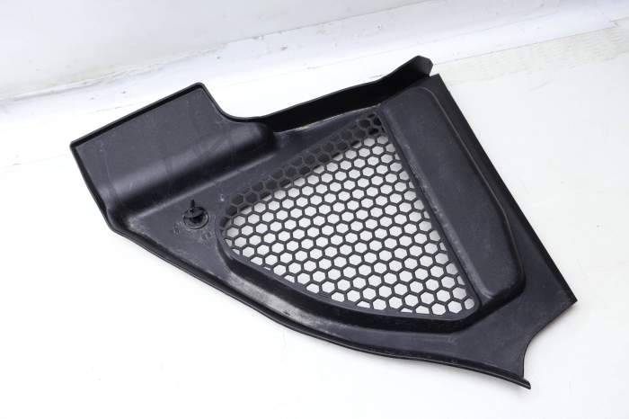 Firewall Engine Bay / Windshield Cowl Cover 51717399018 main product photo