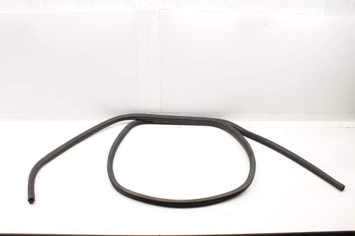 Door Seal / Weather Stripping 7D0837911 main product photo