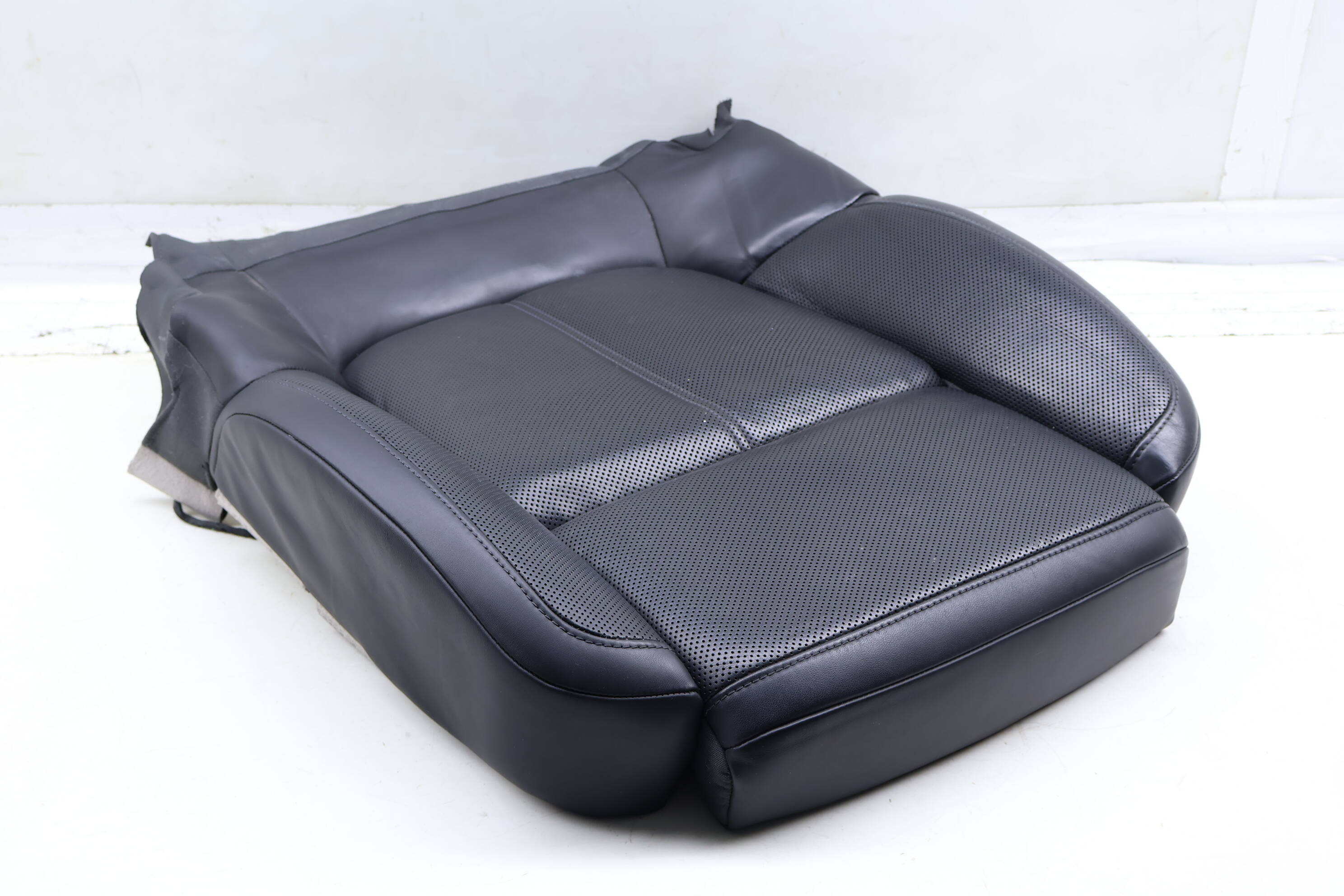 Lower Seat Bottom Cushion (Leather) 7P5881405DK 958881405C