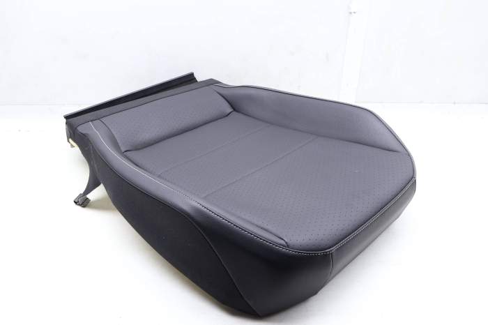 Lower Seat Bottom Cushion 5NN881405N main product photo