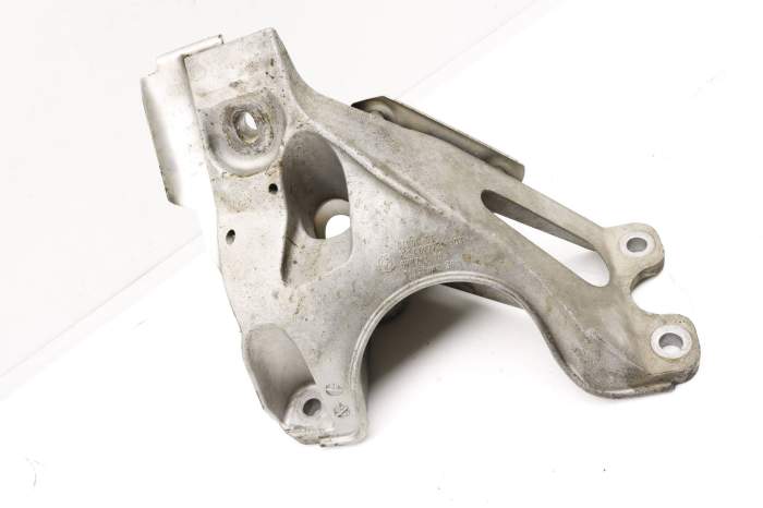 Engine / Motor Mount Bracket 22116777258 main product photo