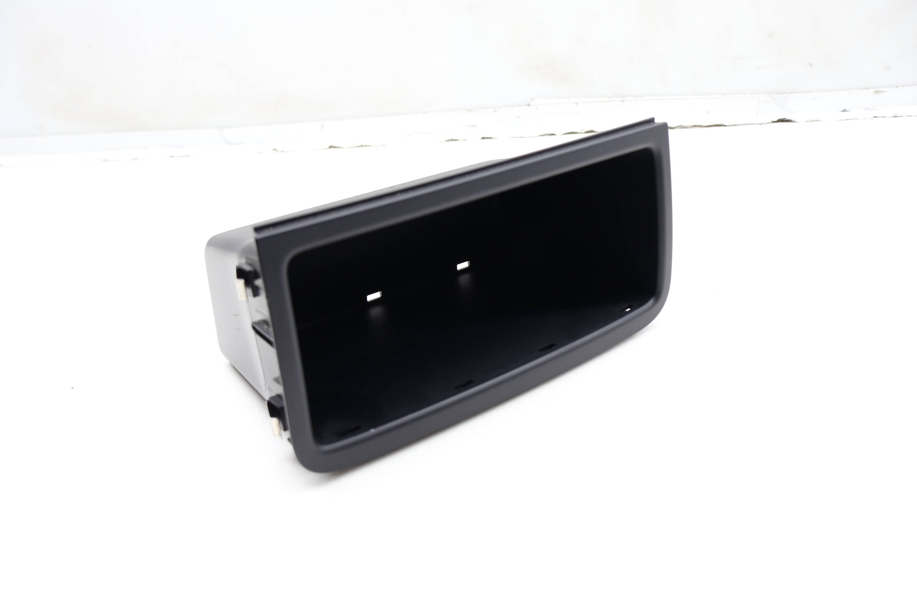 Console Lower Storage Bin / Tray 7P6863092