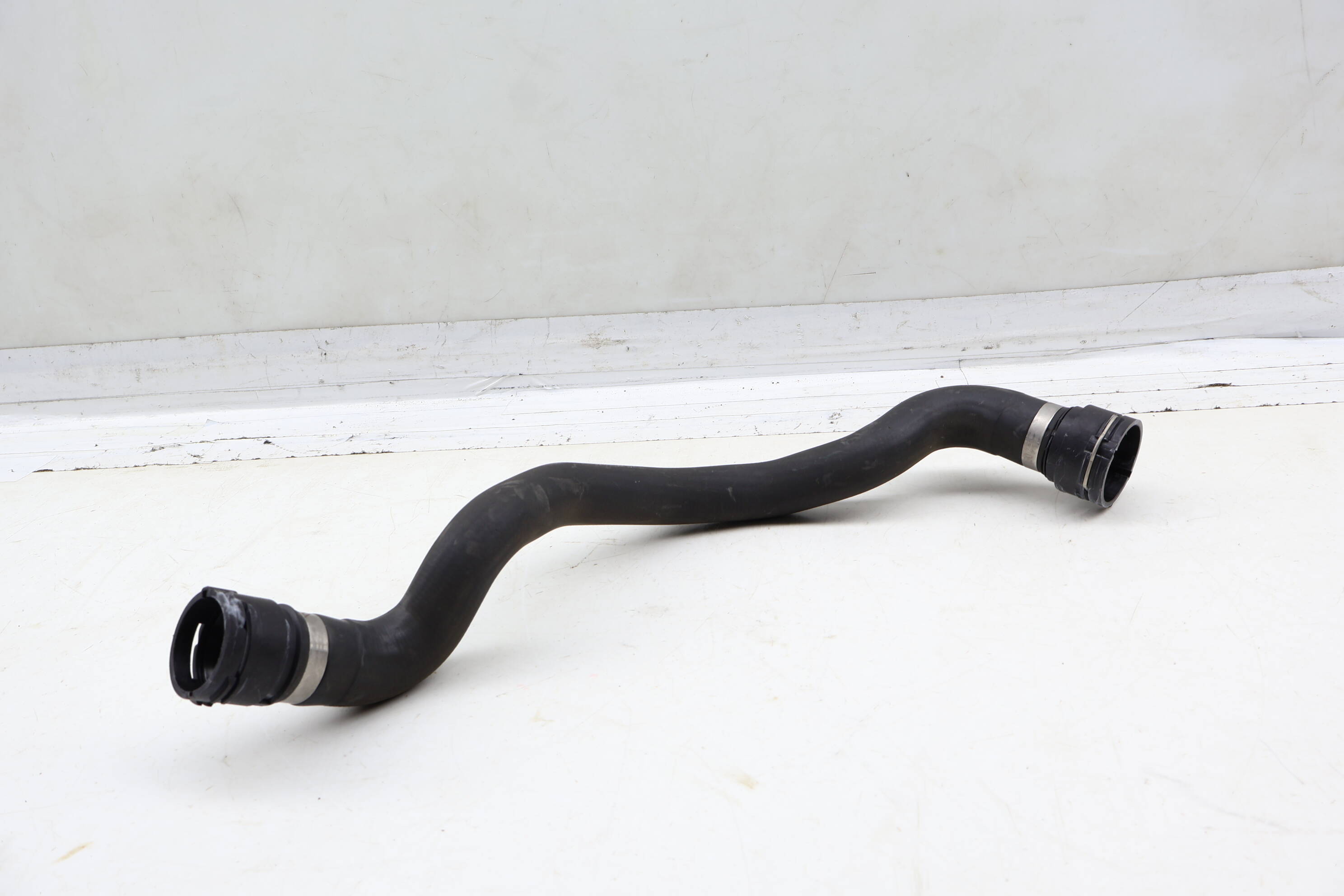 Upper Radiator Coolant Hose / Line 8R0121101T