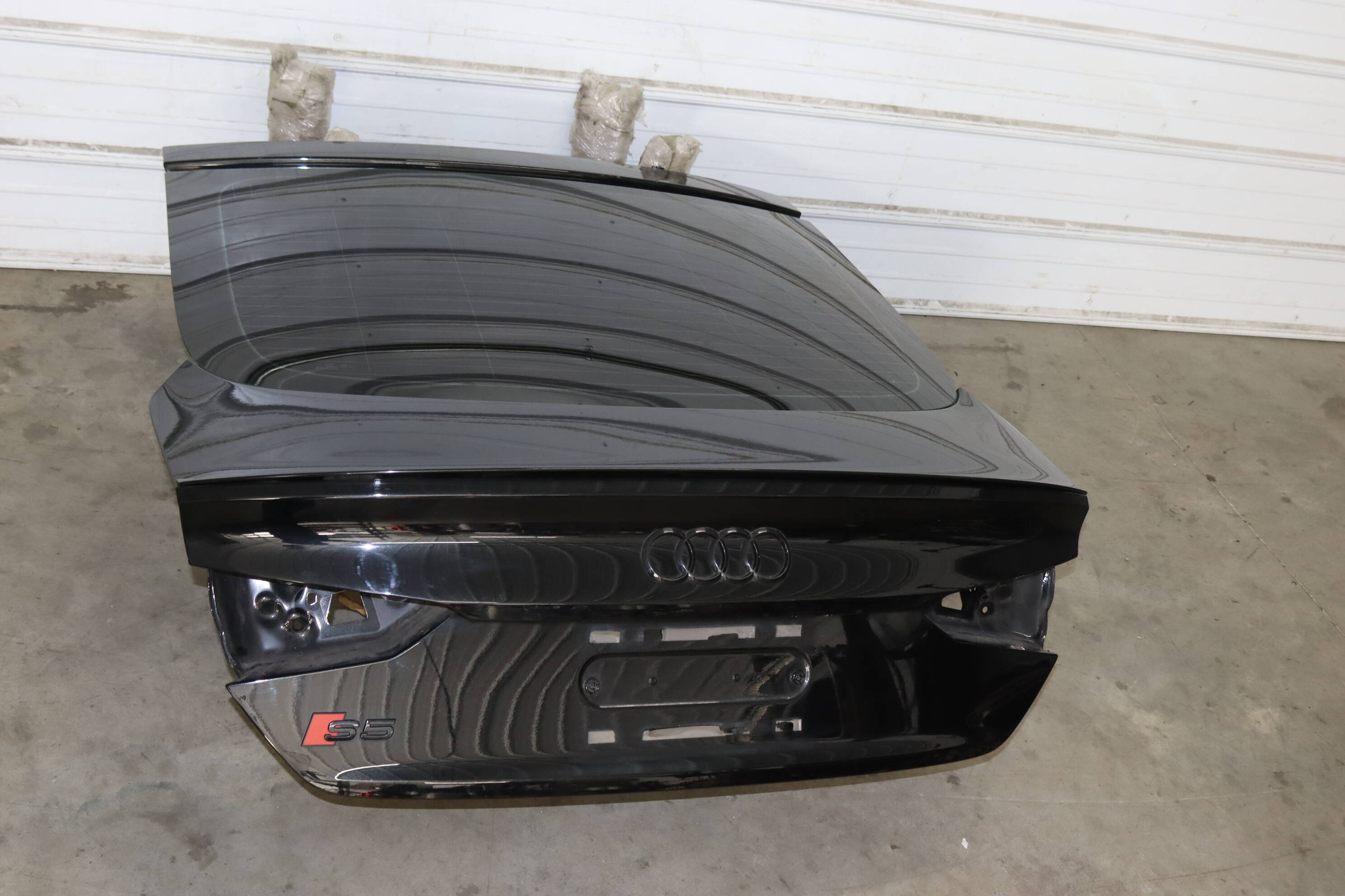 Hatch / Trunk Deck Lid 8W8827025C