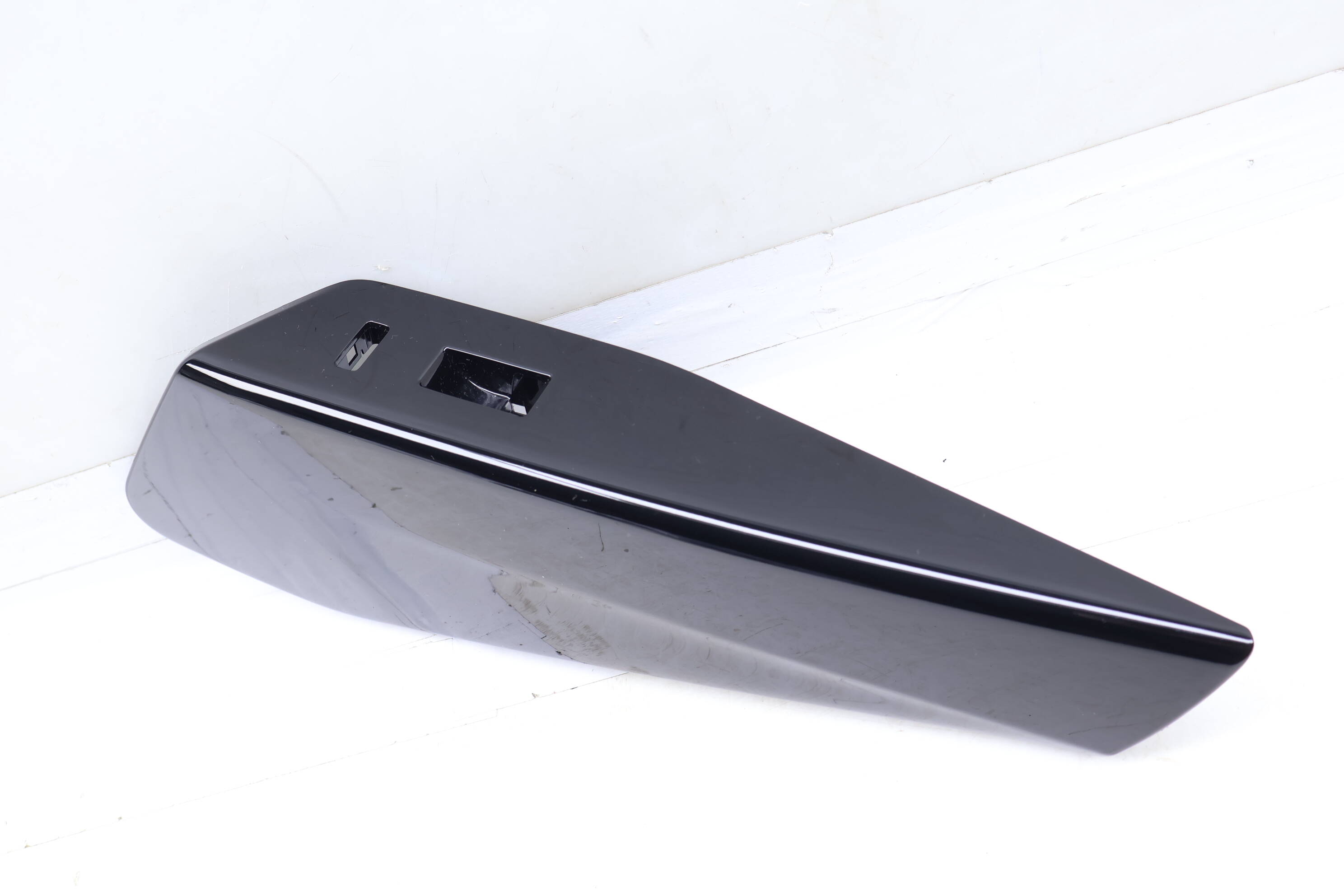 Door Panel Trim Cover / Armrest 11K867198