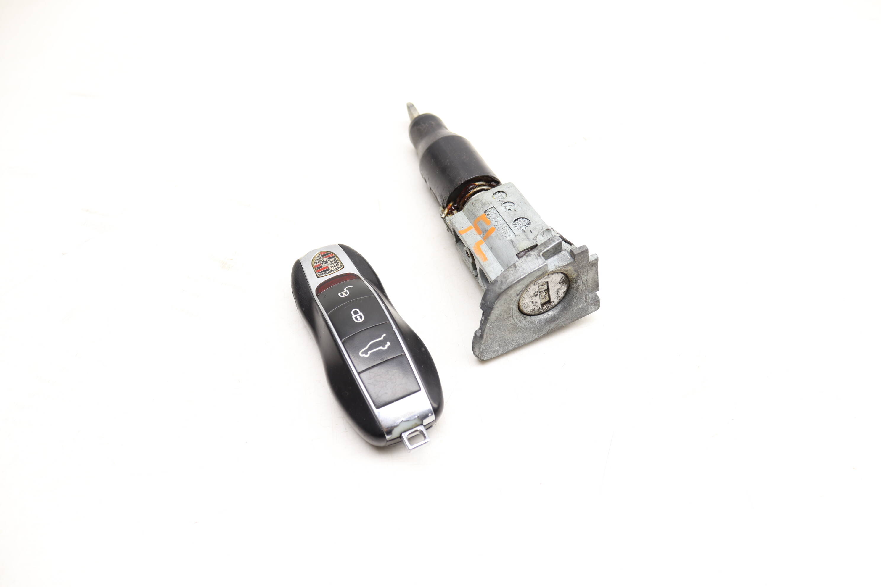 Lock Cylinder Set W/ Key 7P5898375H 95853890104