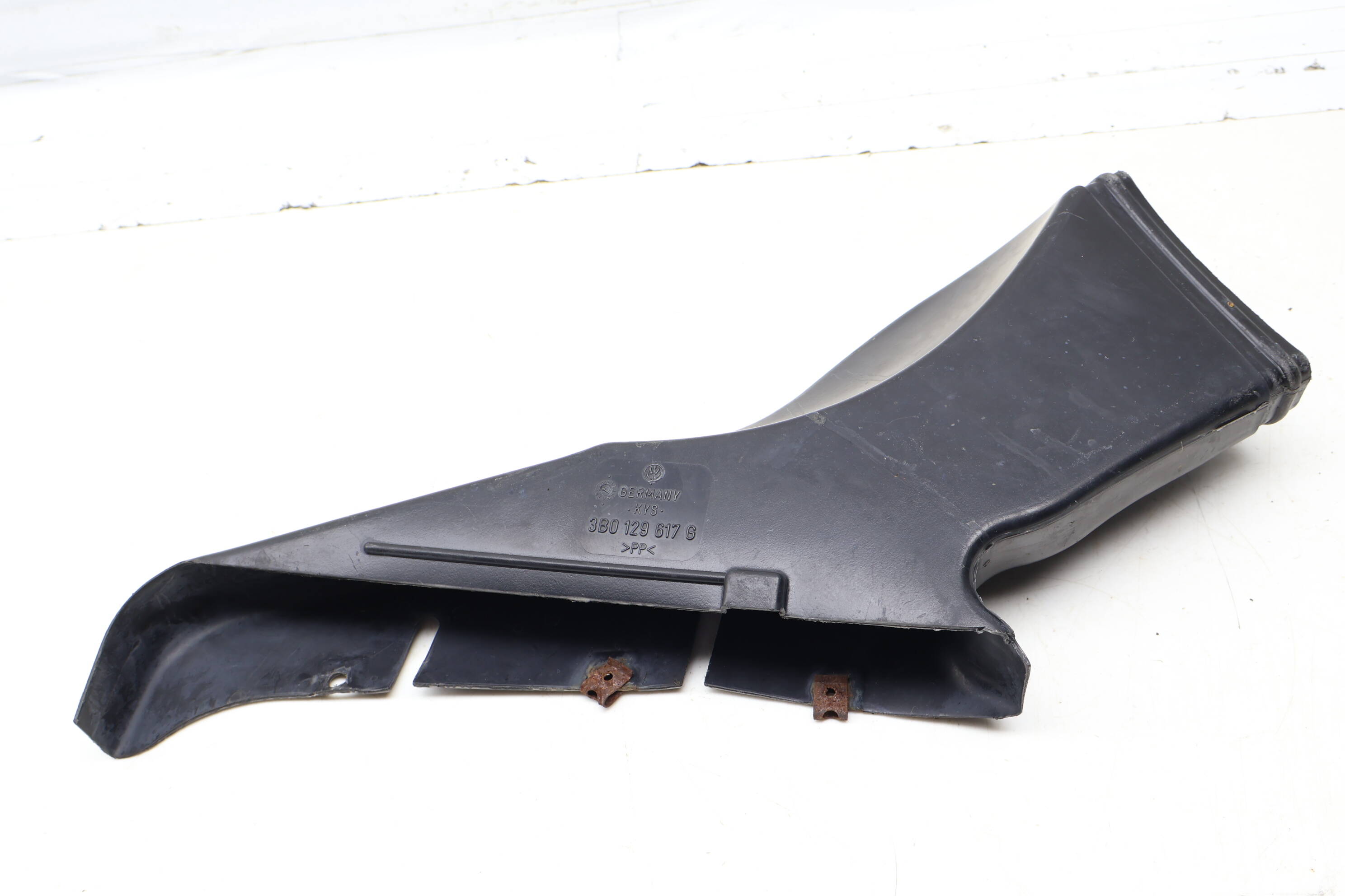 Air Intake Duct 3B0129617G