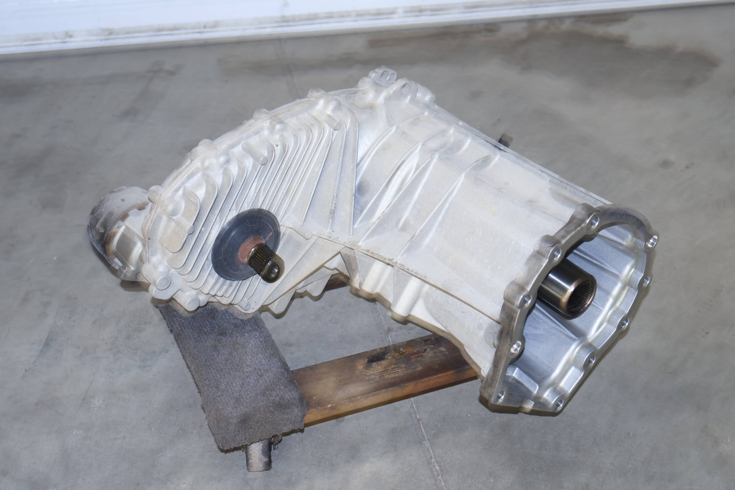 Transfer Case / Box 0BU341011R