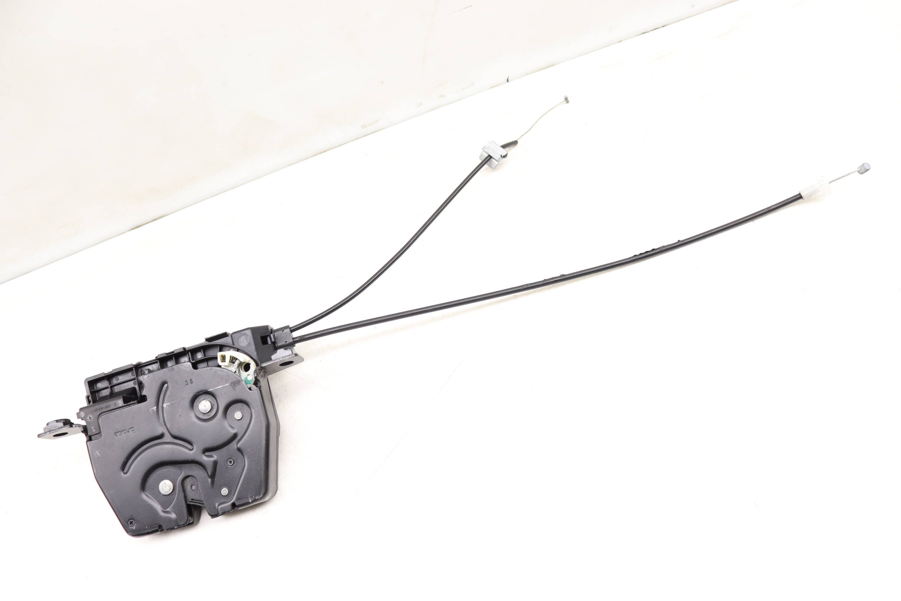 Trunk&#x20;Lid&#x20;Lock&#x20;&#x2F;&#x20;Latch&#x20;51244878780