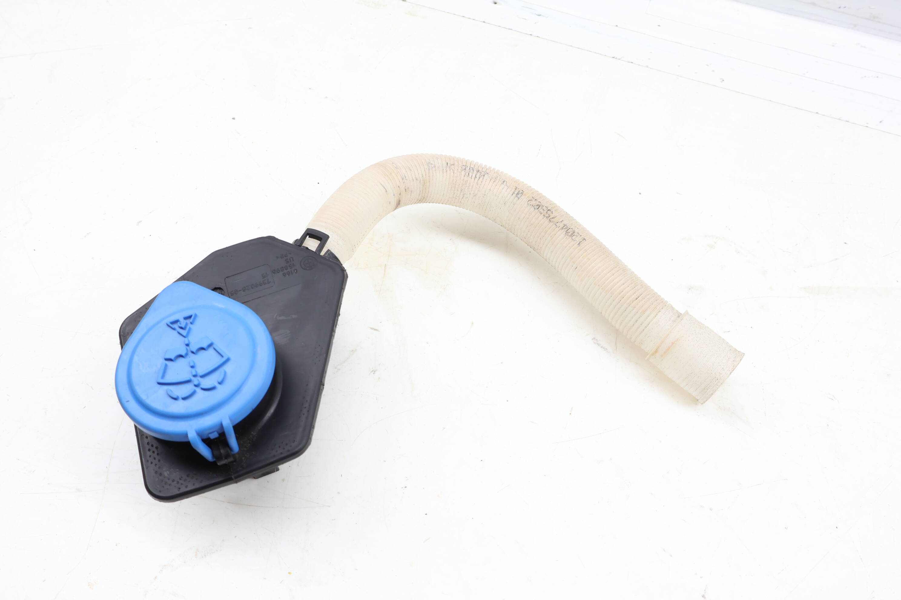 Windshield Washer Reservoir / Tank 51317399028