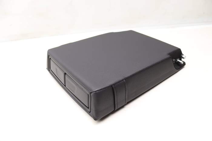 Seat Armrest / Cup Holder (Center) 2469700430 main product photo
