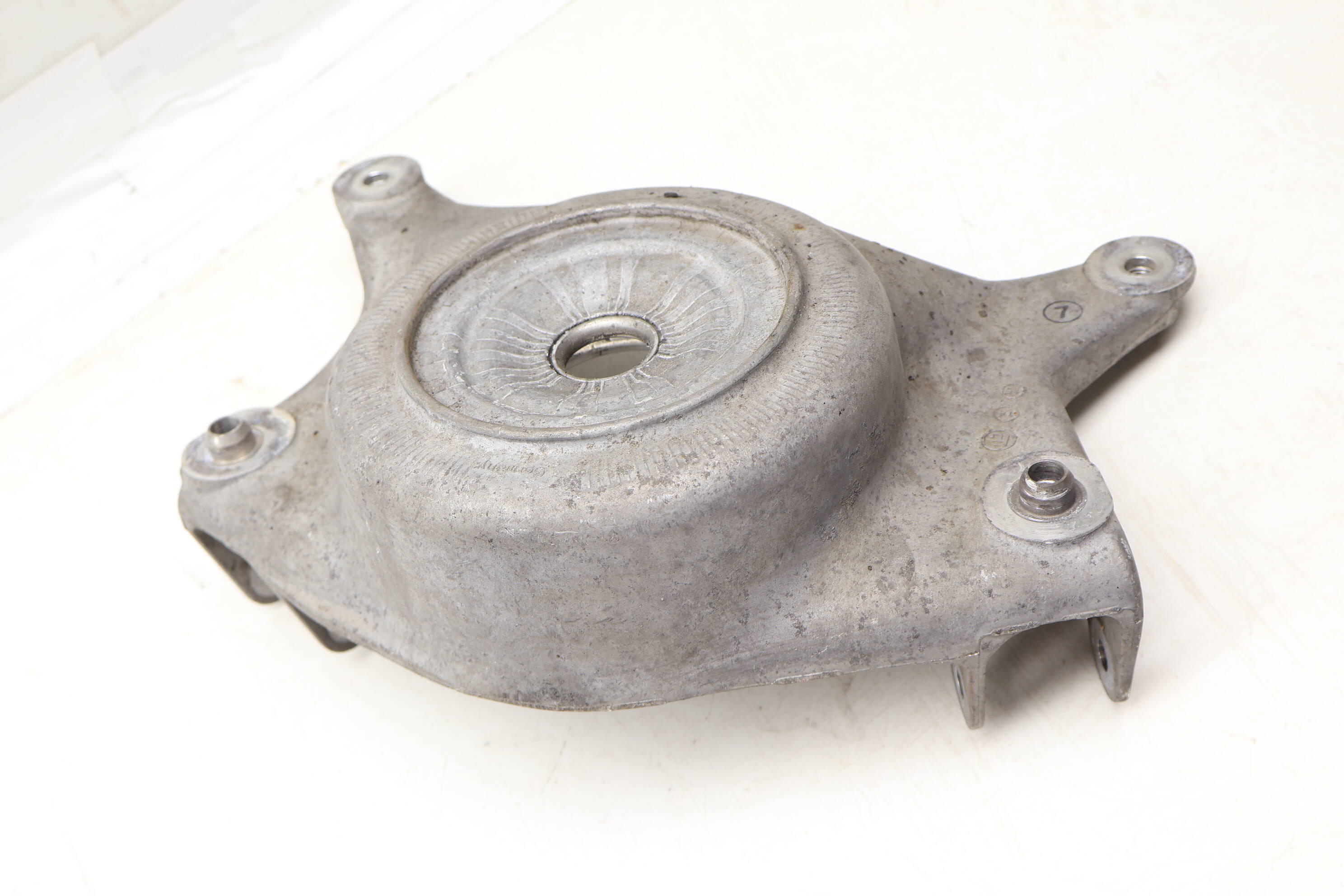 Upper Strut Mount Bracket / Hat 8R0412383A