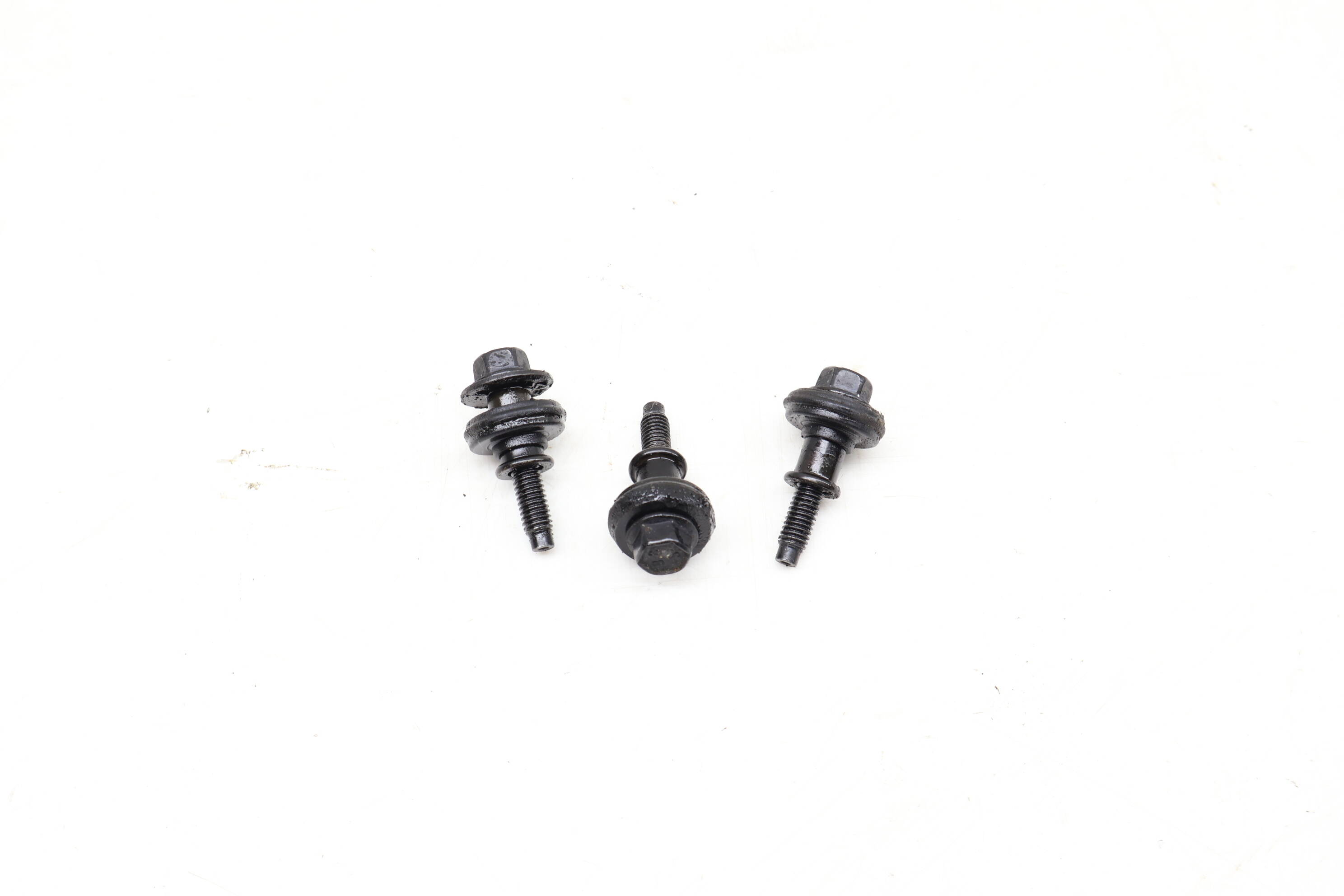 Engine Valve Cover Screw / Bolt Set (3) 021103831