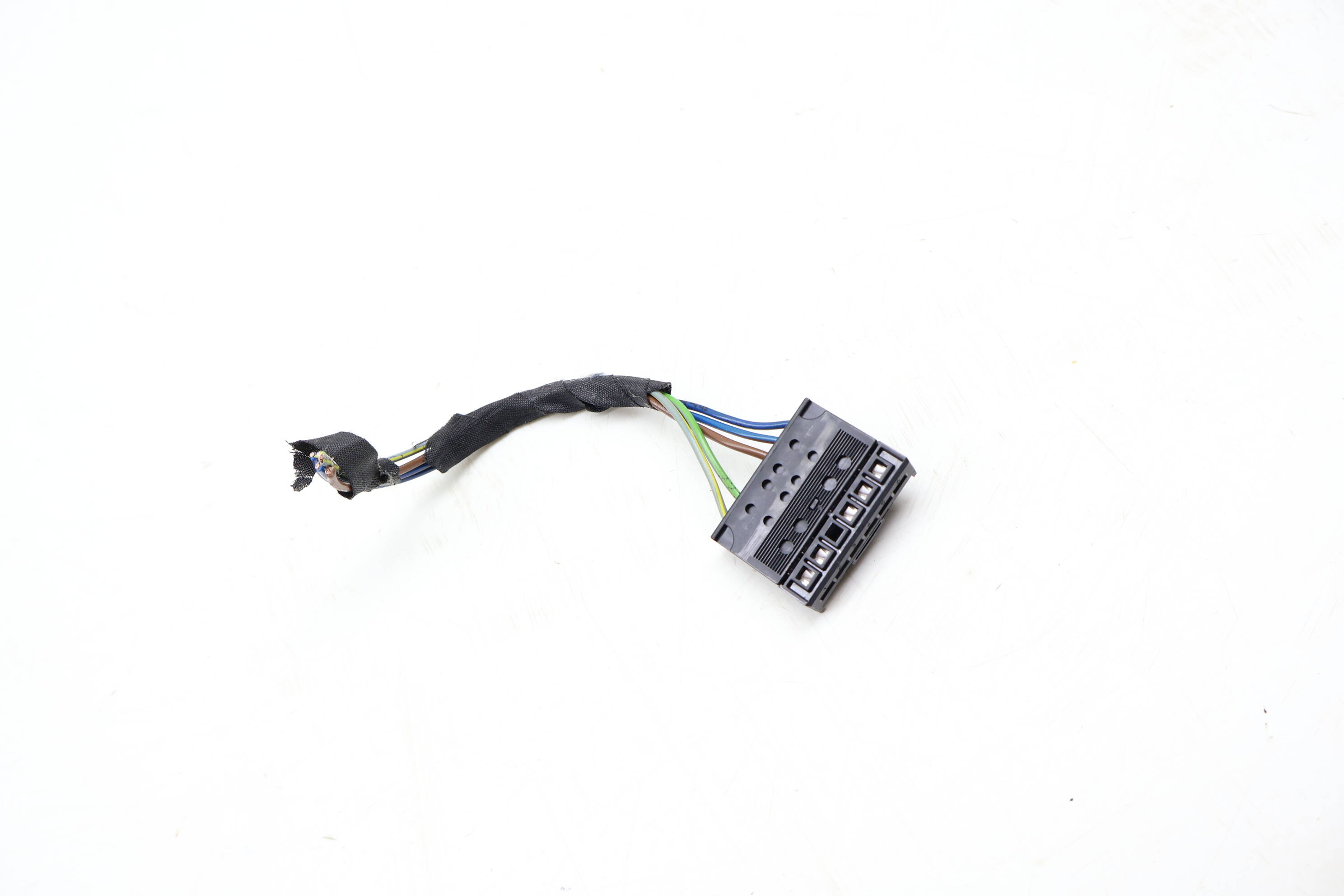 Outer Tail Light Wiring Harness Connector / Pigtail 6984754