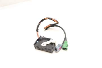Rear View / Reverse Camera Control Module Wiring Connector / Pigtail