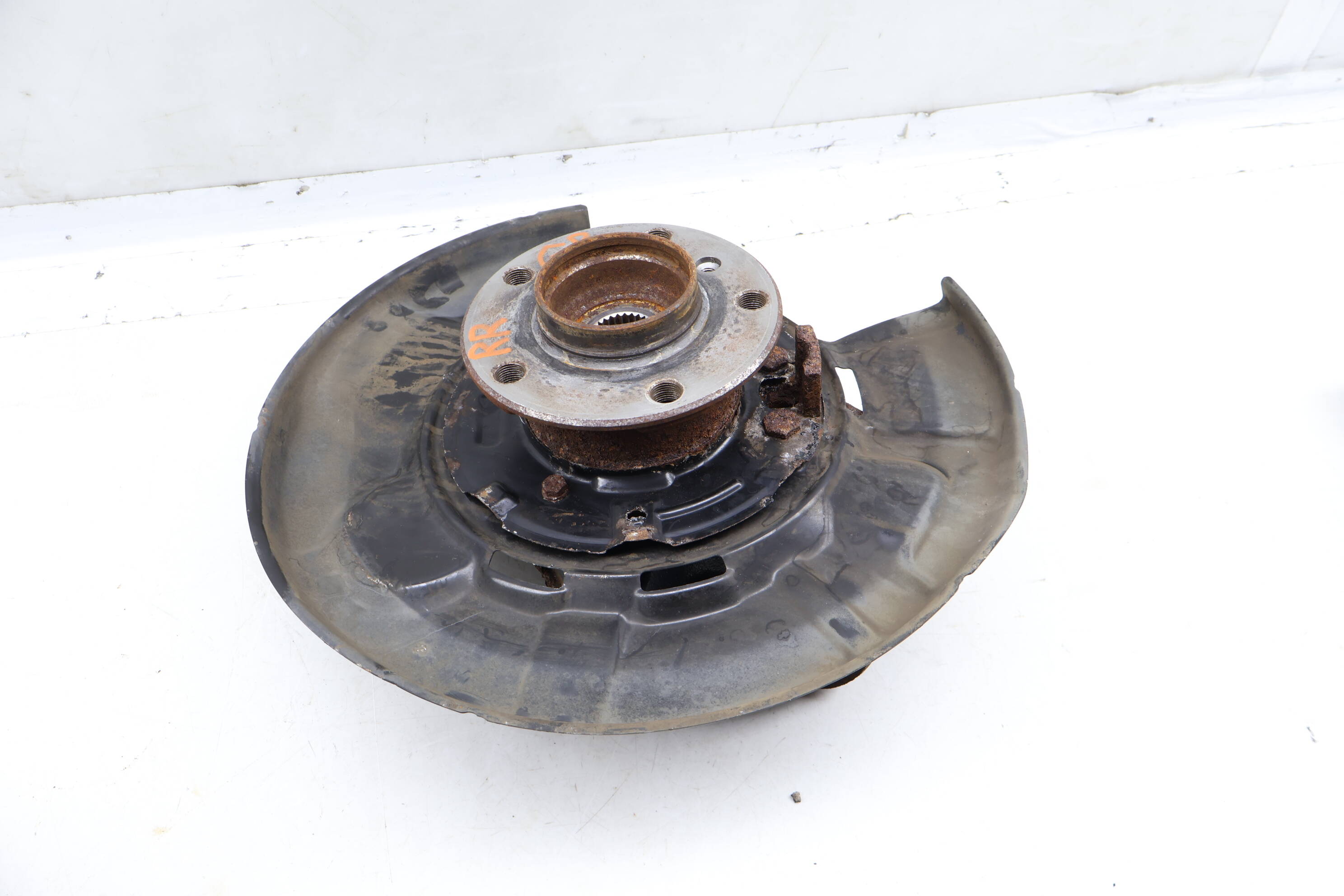 Spindle&#x20;Knuckle&#x20;W&#x2F;&#x20;Wheel&#x20;Bearing&#x20;33326792524