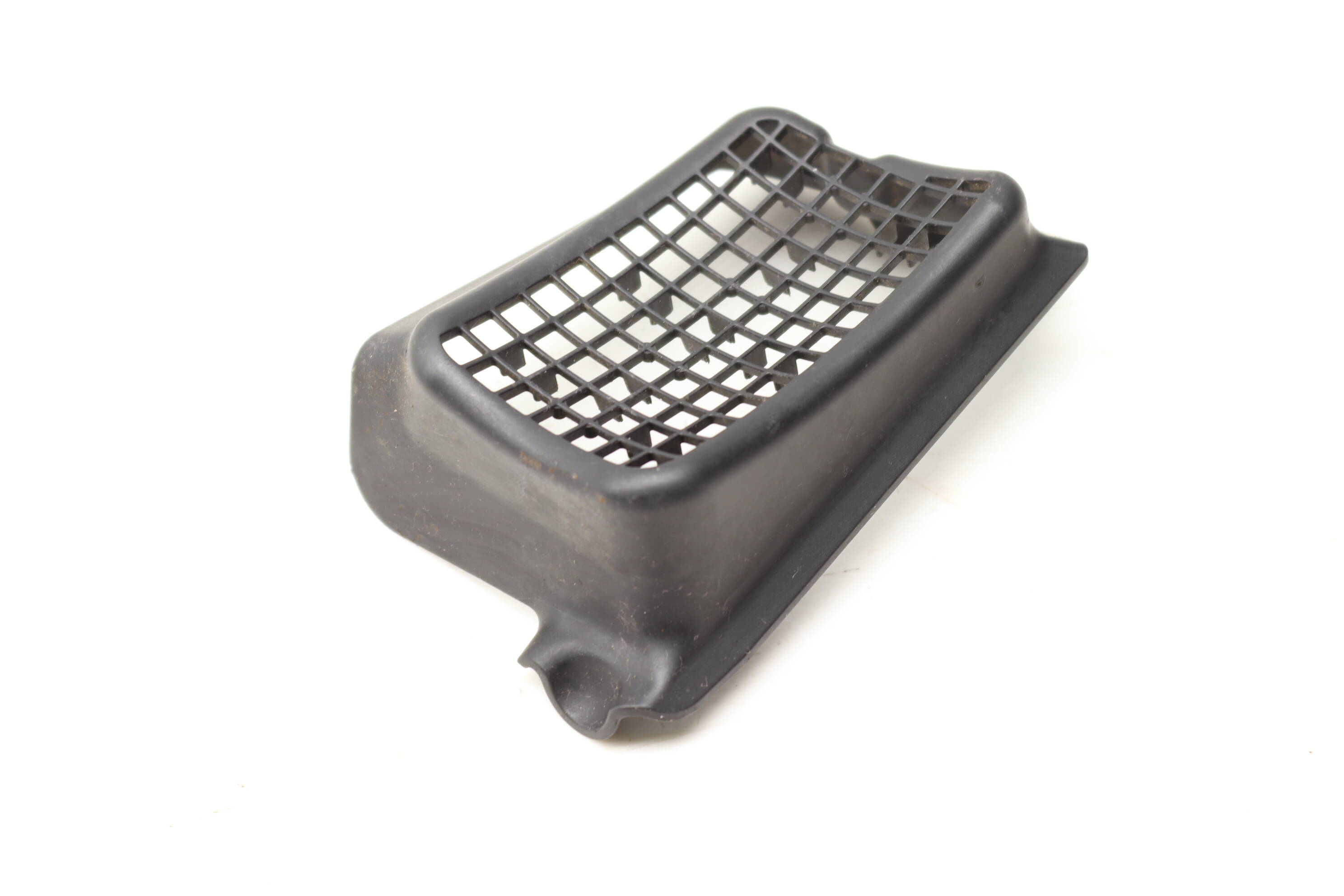 Cowl / Leaf Grille 64319267638