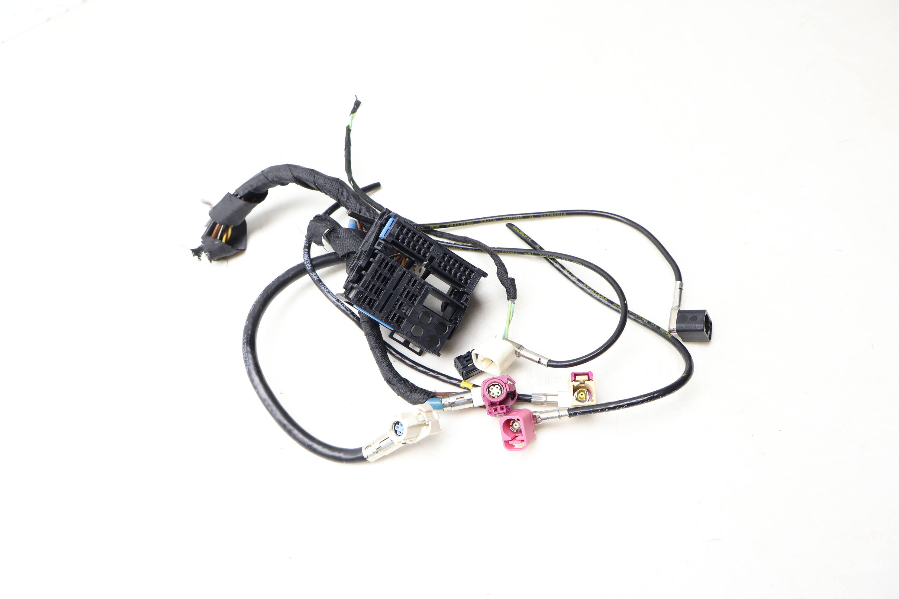Radio Head Unit / Basic Media 2 Receiver Wiring Connector Pigtail Set