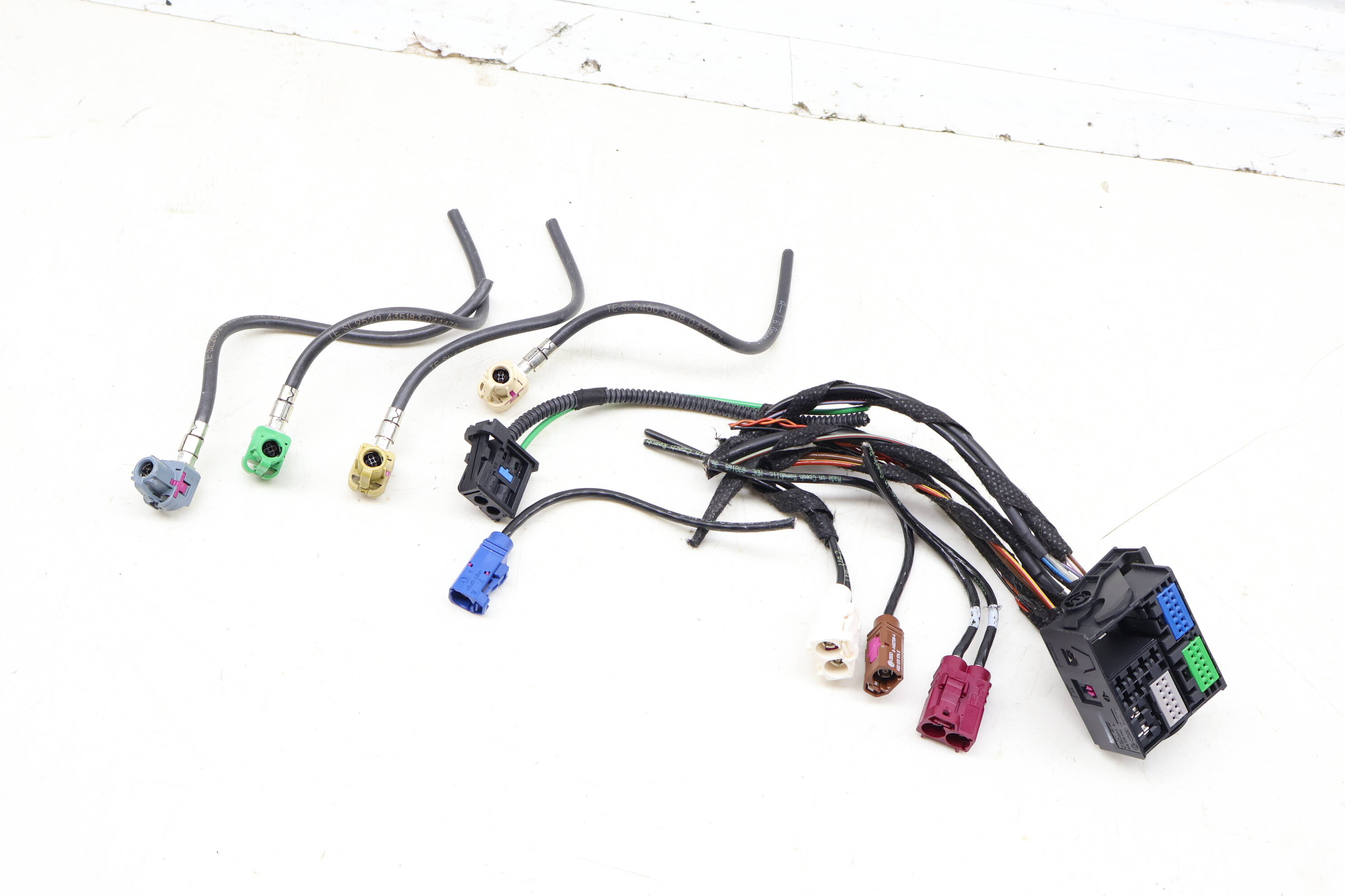 Mmi / Multimedia Control Unit Wiring Connector / Pigtail Set