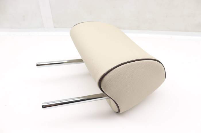 Headrest / Head Rest 561885901J main product photo
