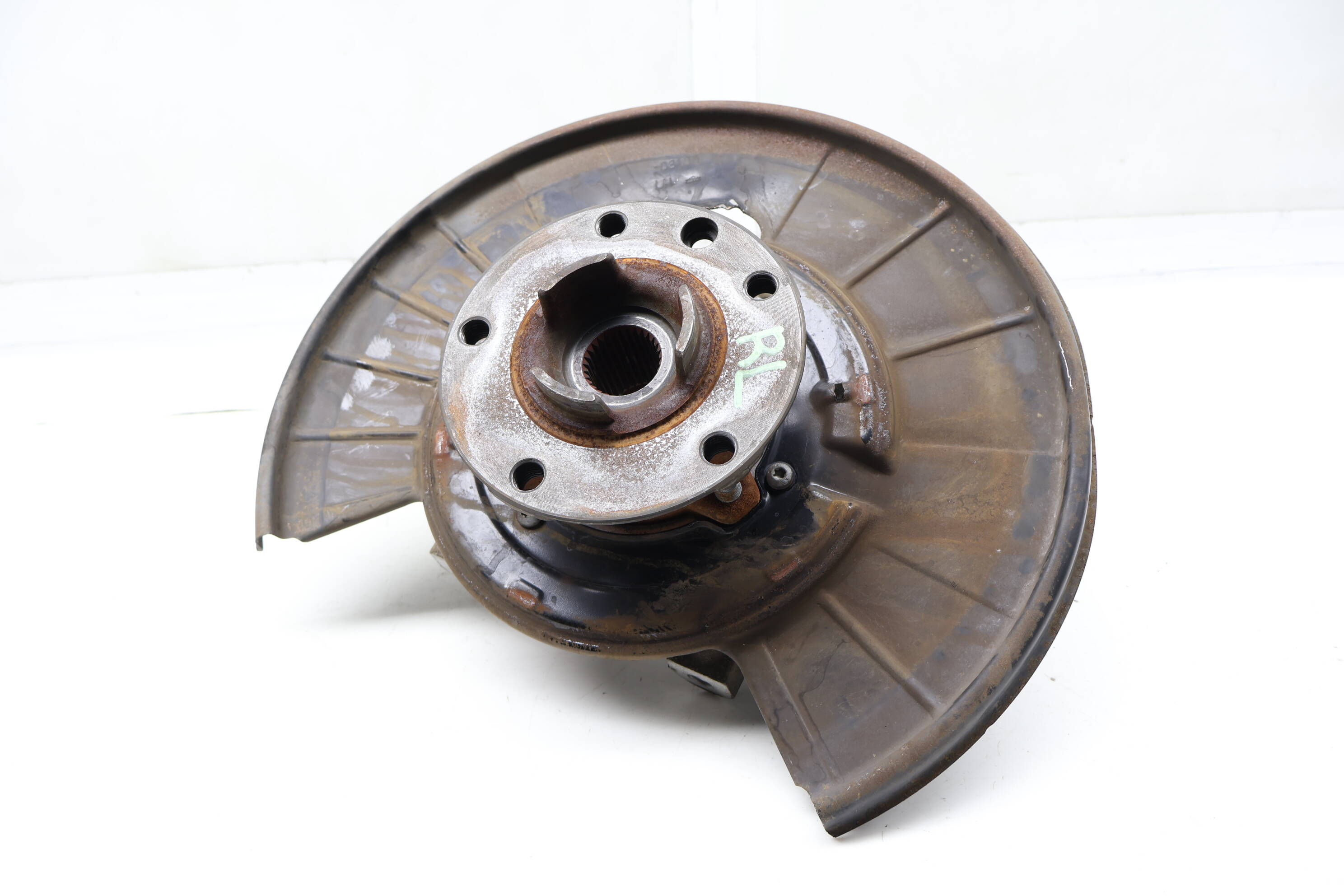 Spindle Knuckle W/ Wheel Bearing 7P0505435B 95833161101
