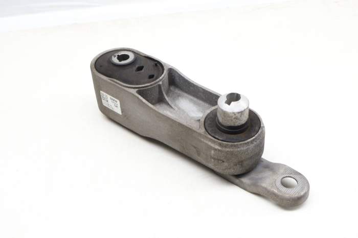 Engine Stabilizer Link / Mount Bracket 22116793362 main product photo