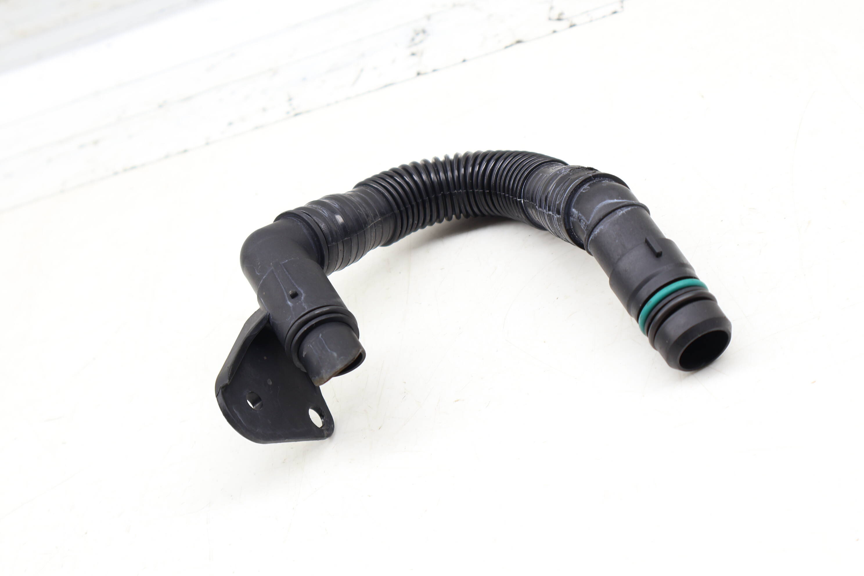 Cylinder Head Tube / Pcv Breather Hose 06E103217L